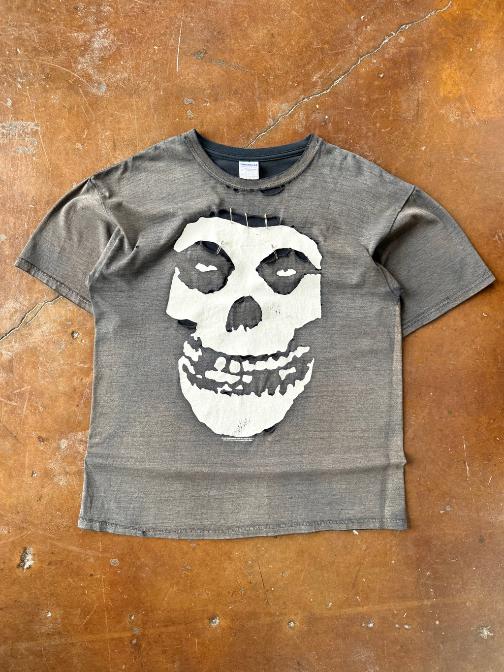 2009 faded & distressed Misfits "ghost fiend" band shirt (LARGE)