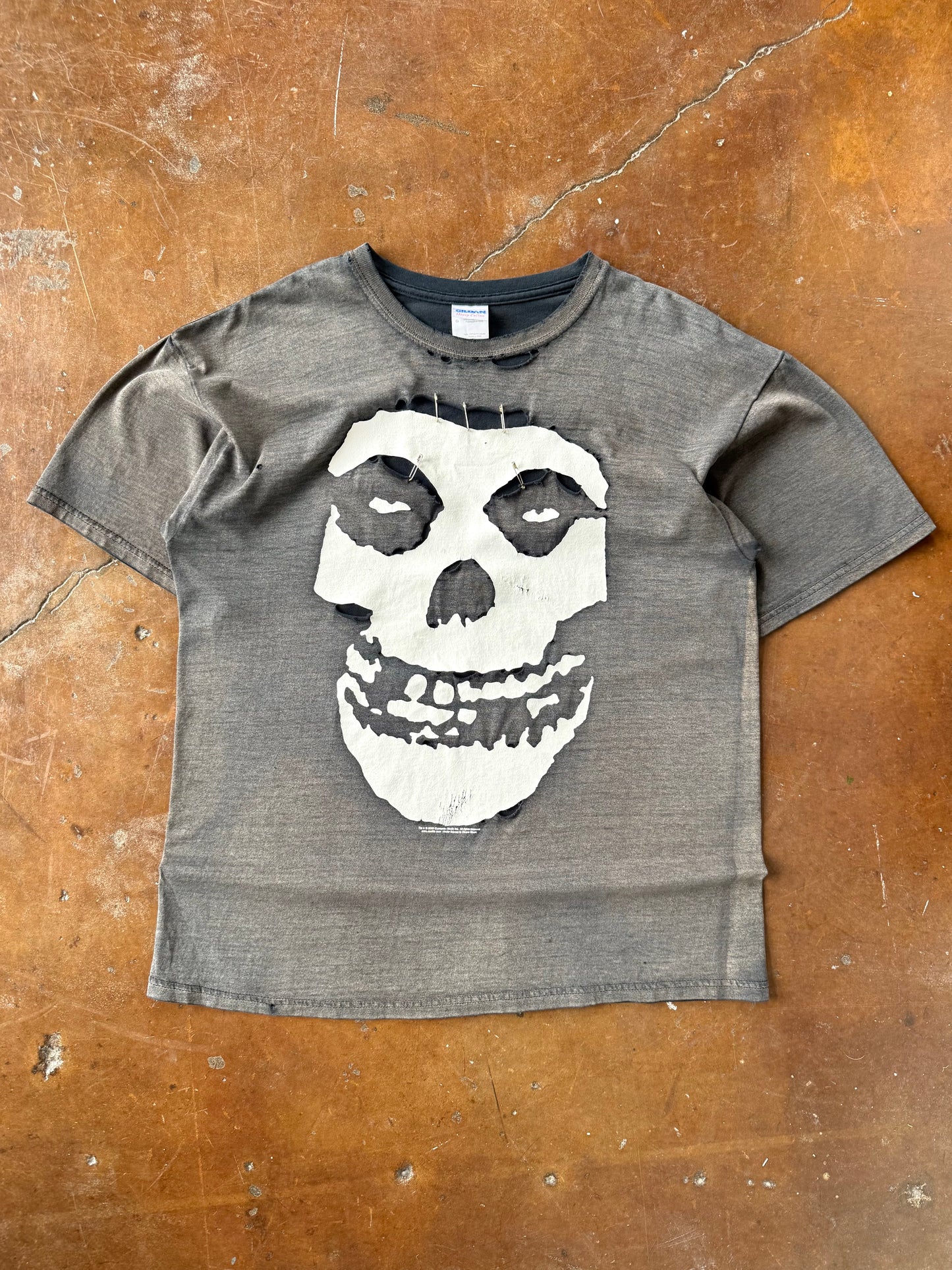2009 faded & distressed Misfits "ghost fiend" band shirt (LARGE)