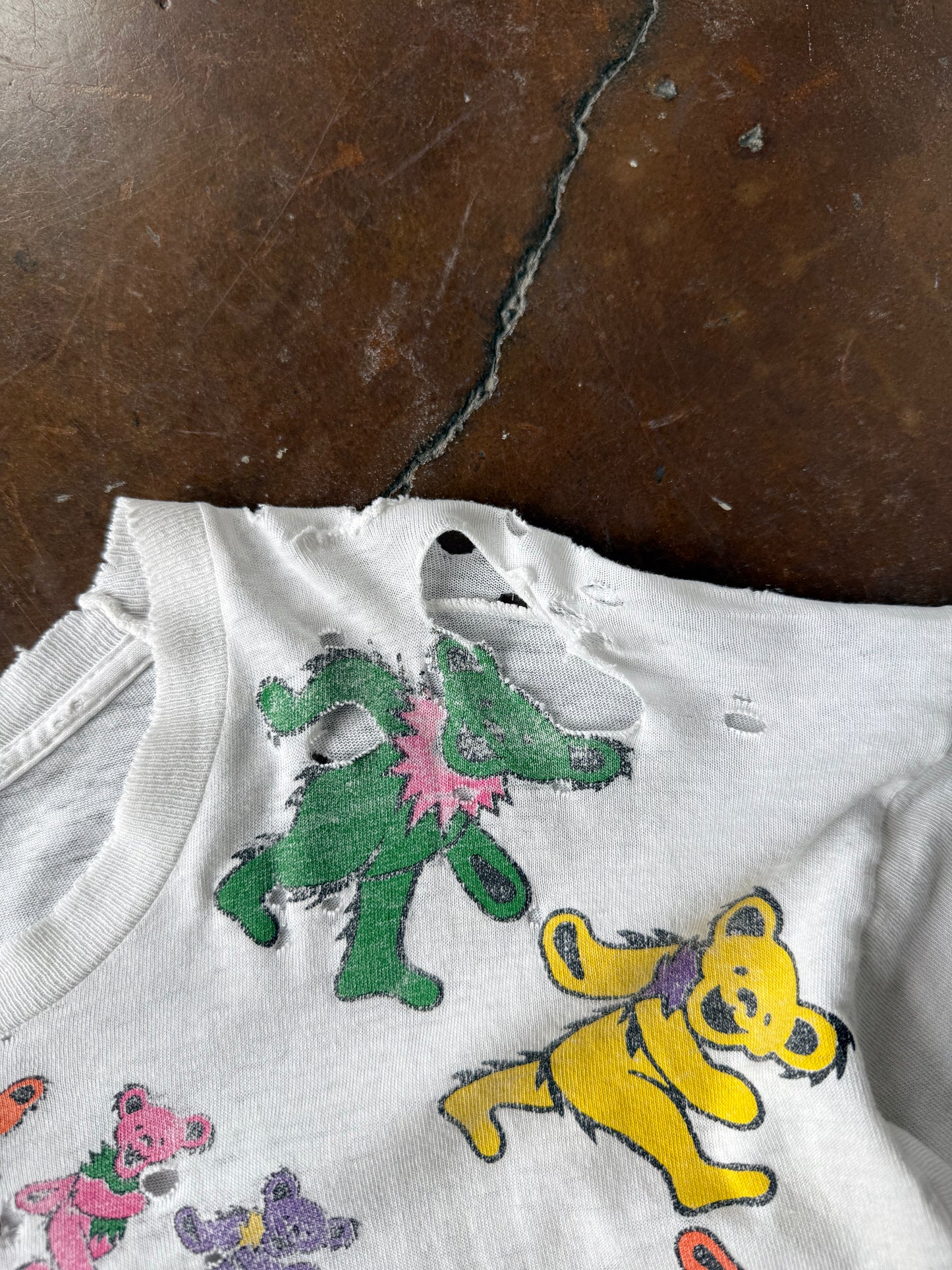 90s distressed Grateful Dead "bear spiral" band shirt (XL)