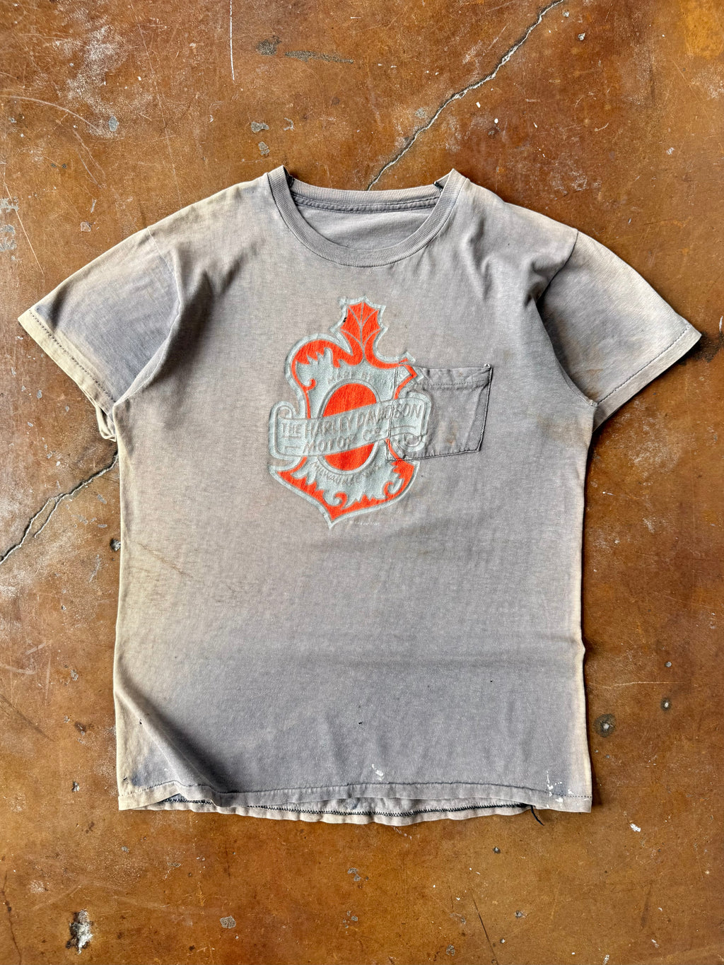 70s faded Harley Davidson "leaf emblem" 3D emblem pocket shirt (LARGE)