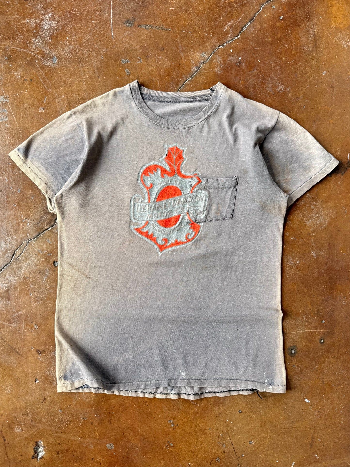 70s faded Harley Davidson "leaf emblem" 3D emblem pocket shirt (LARGE)