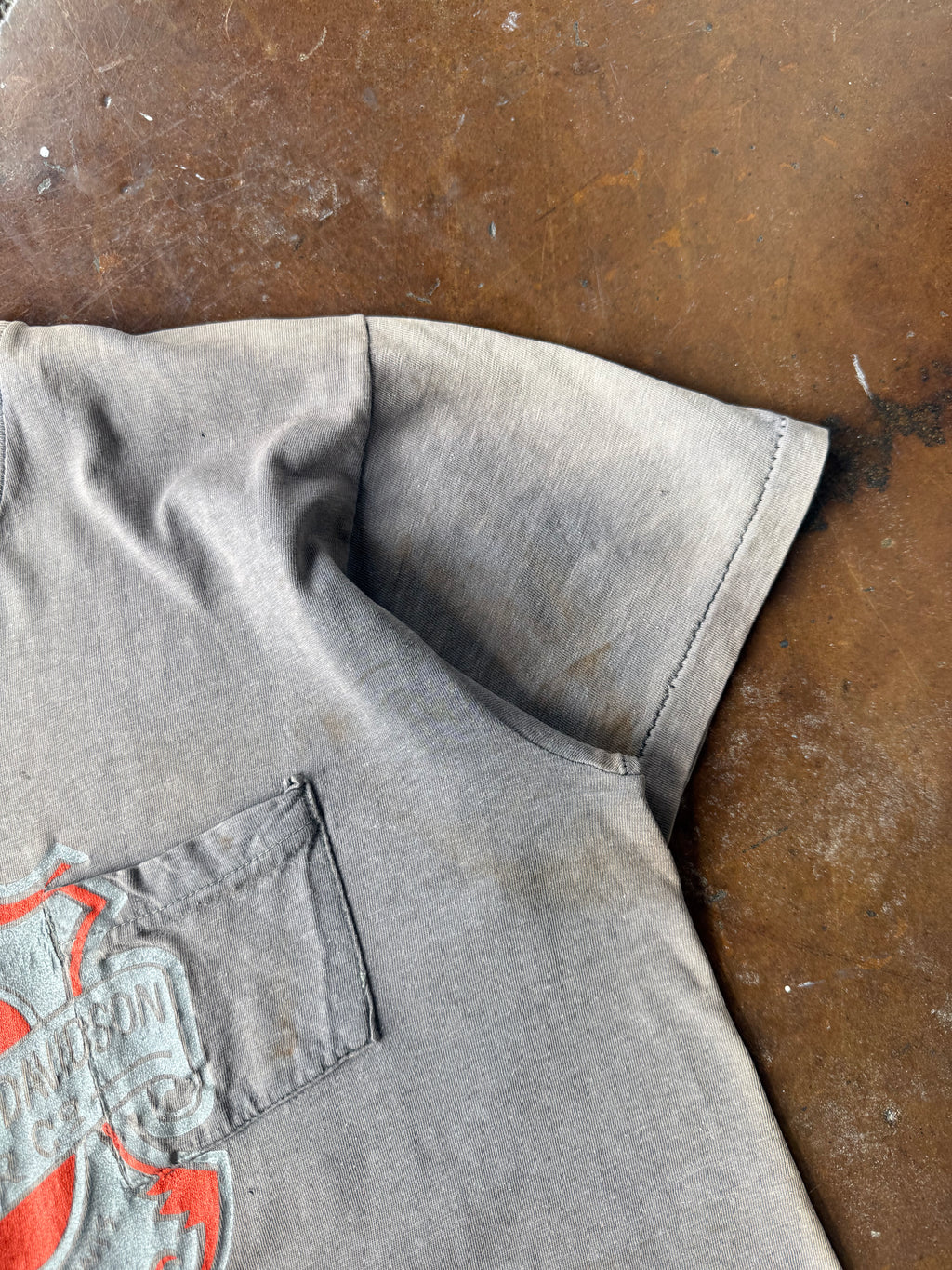 70s faded Harley Davidson "leaf emblem" 3D emblem pocket shirt (LARGE)