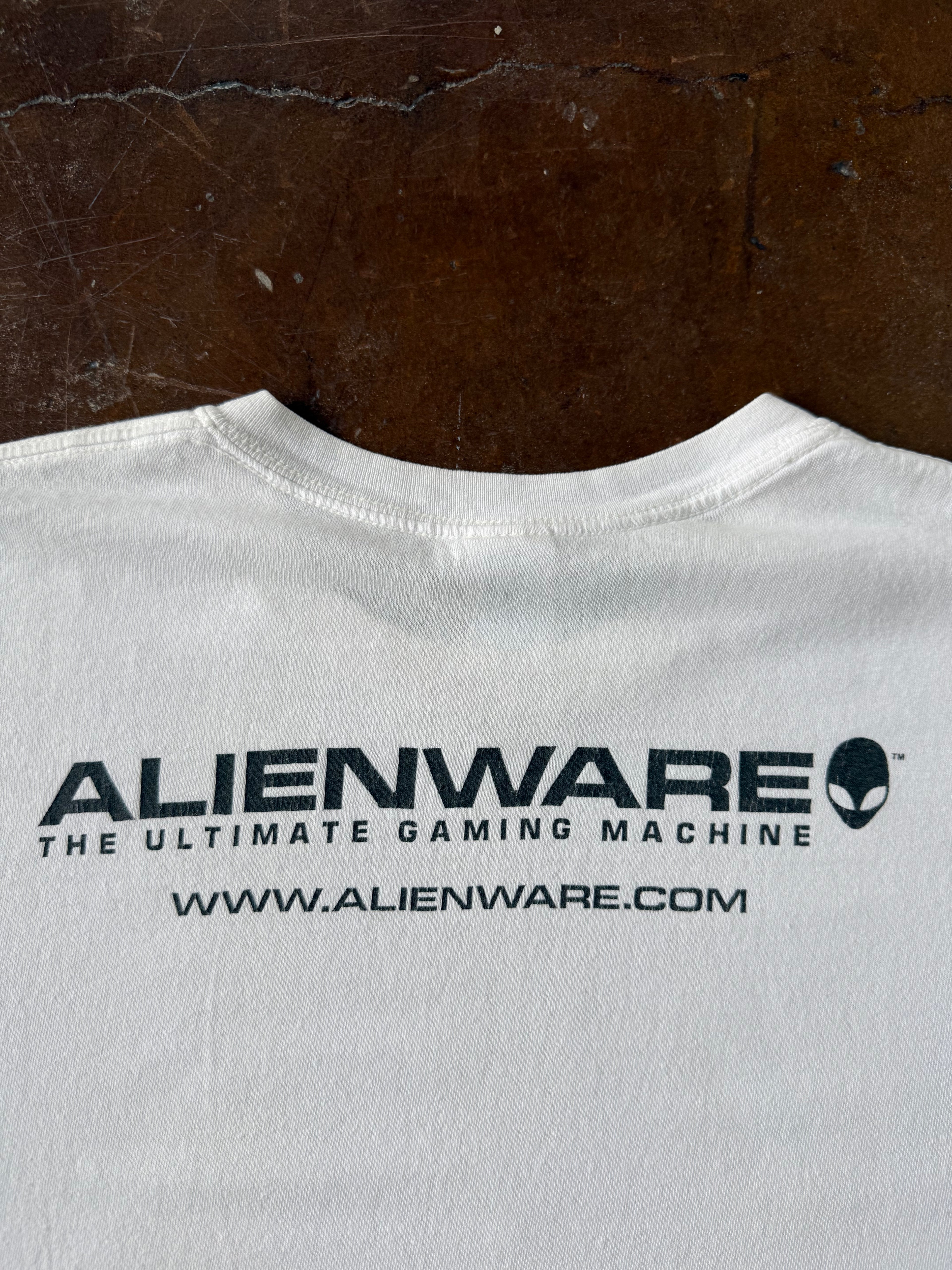 2000s Alienware "ultimate gaming machine" logo shirt (XL)