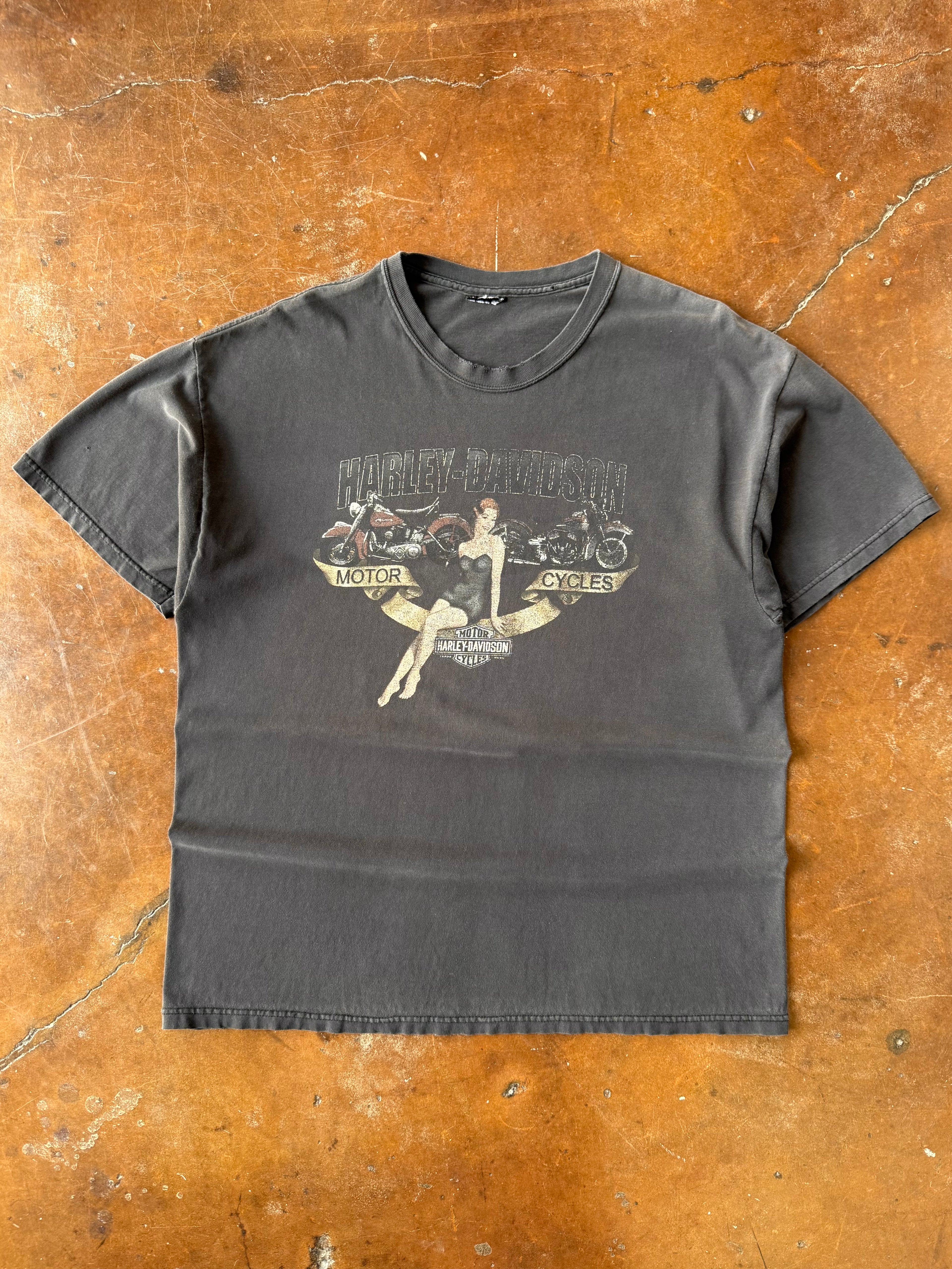 2000s Harley Davidson "pin-up girl" biker shirt (XL)