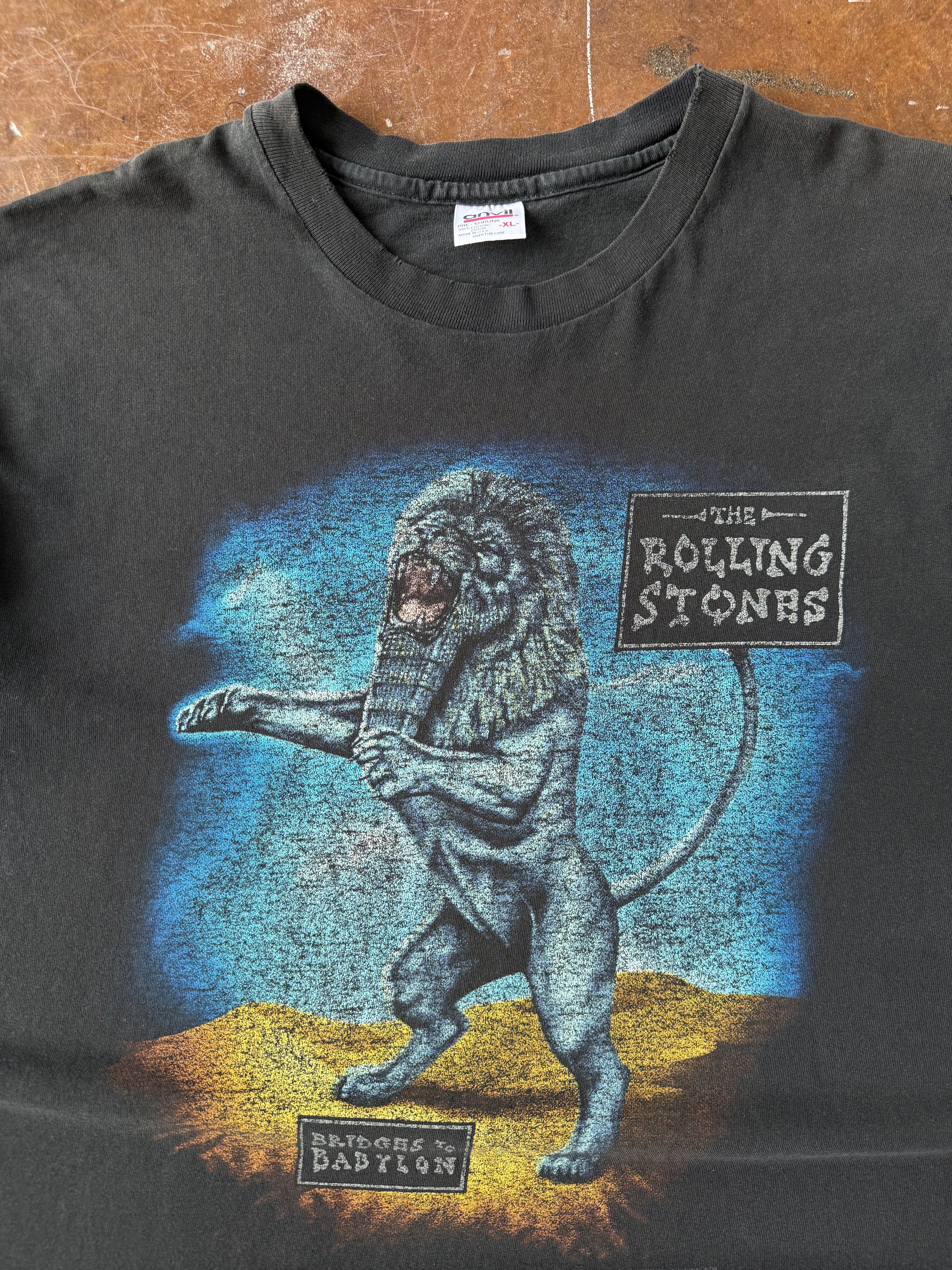 1997 Rolling Stones "bridges to babylon" band shirt (XL)