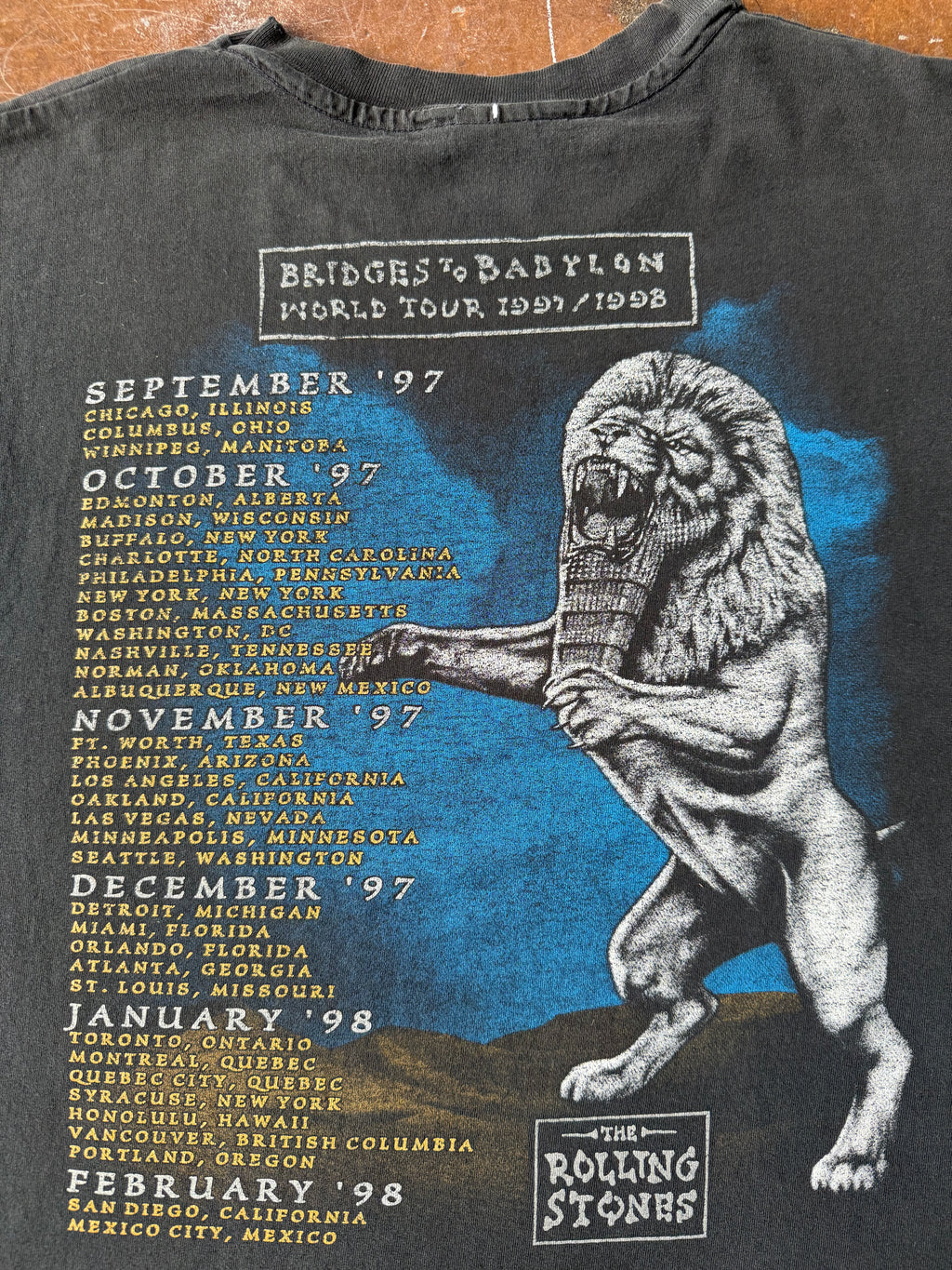 1997 Rolling Stones "bridges to babylon" band shirt (XL)