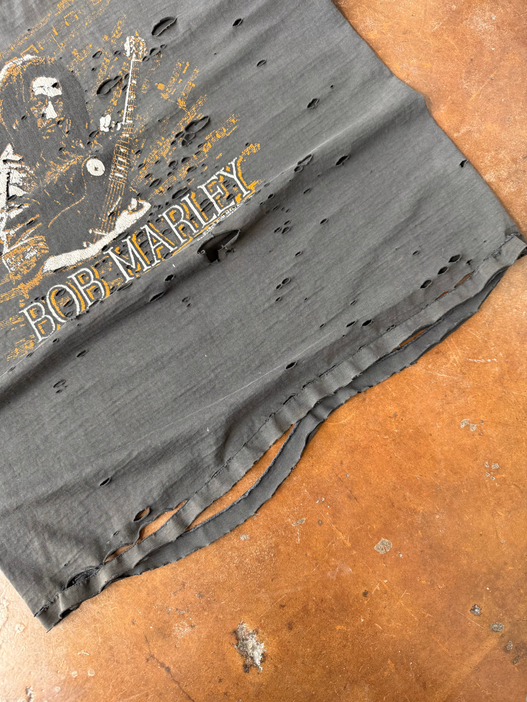 1995 faded & distressed Bob Marley shirt (XL)