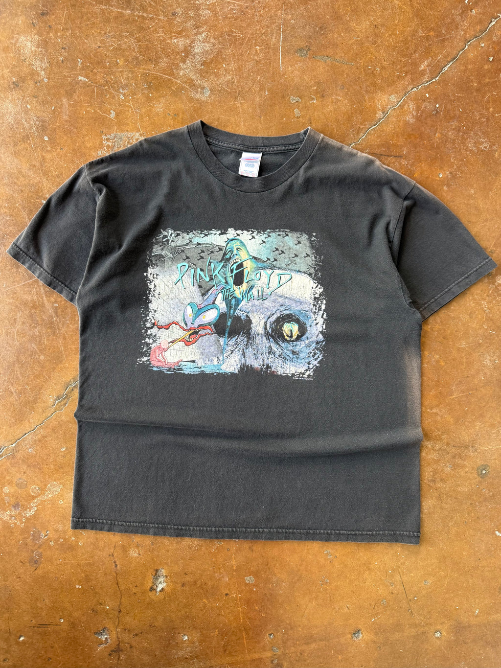 2003 Pink Floyd "the wall" band shirt (XL)