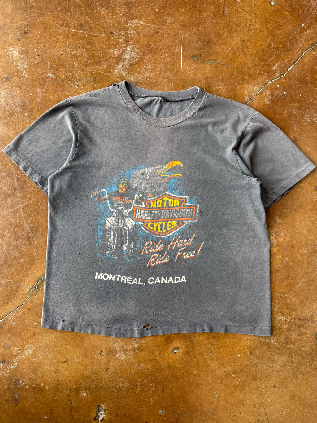 90s faded & lightly distressed Harley Davidson "ride free" canada biker shirt (XL)