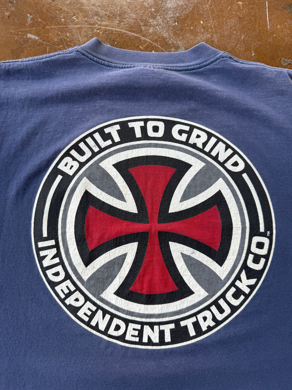 90s Independent "built to grind" skate shirt (XL)