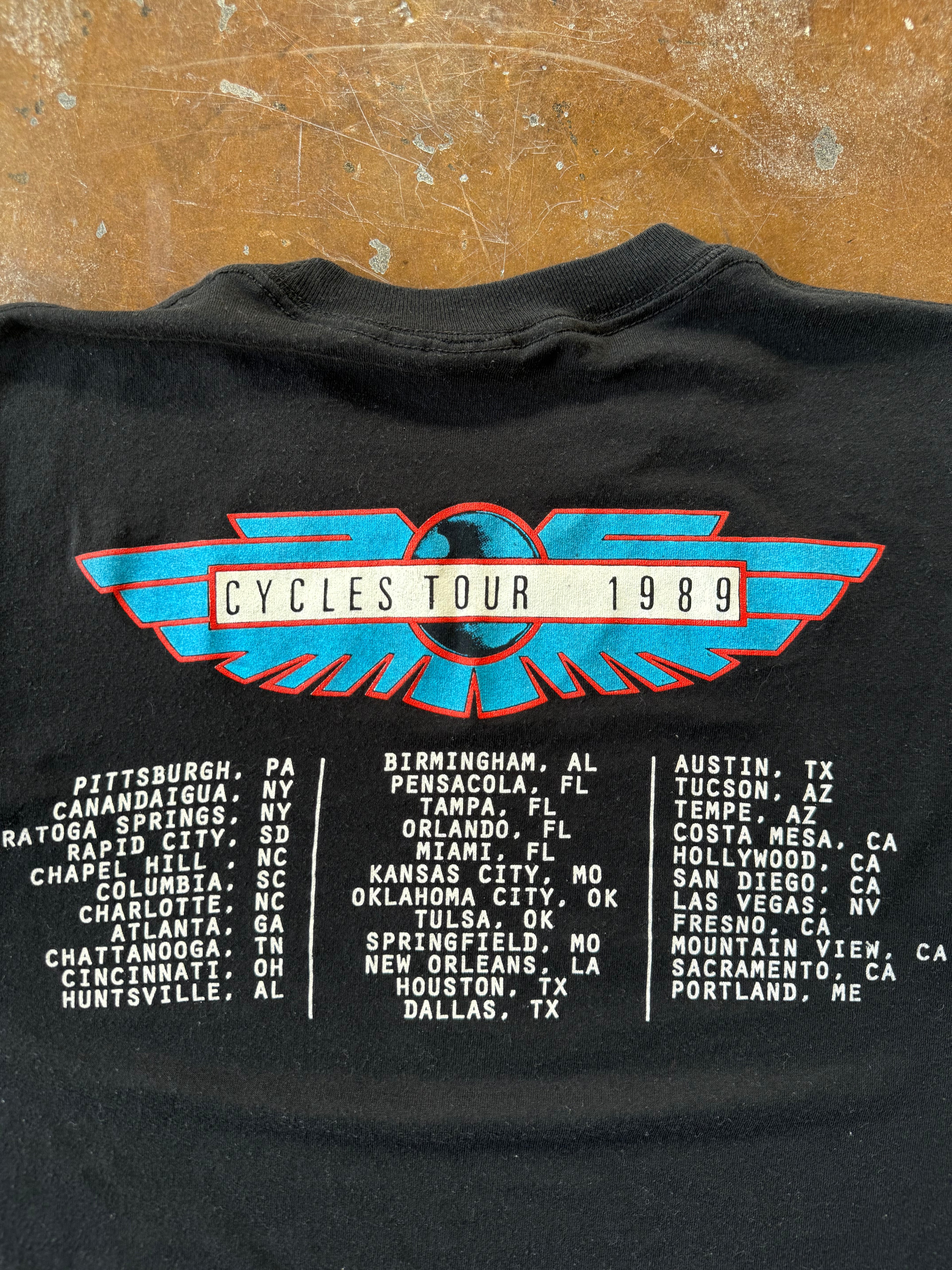 1989 Doobie Brothers "cycles tour" band shirt (MEDIUM)