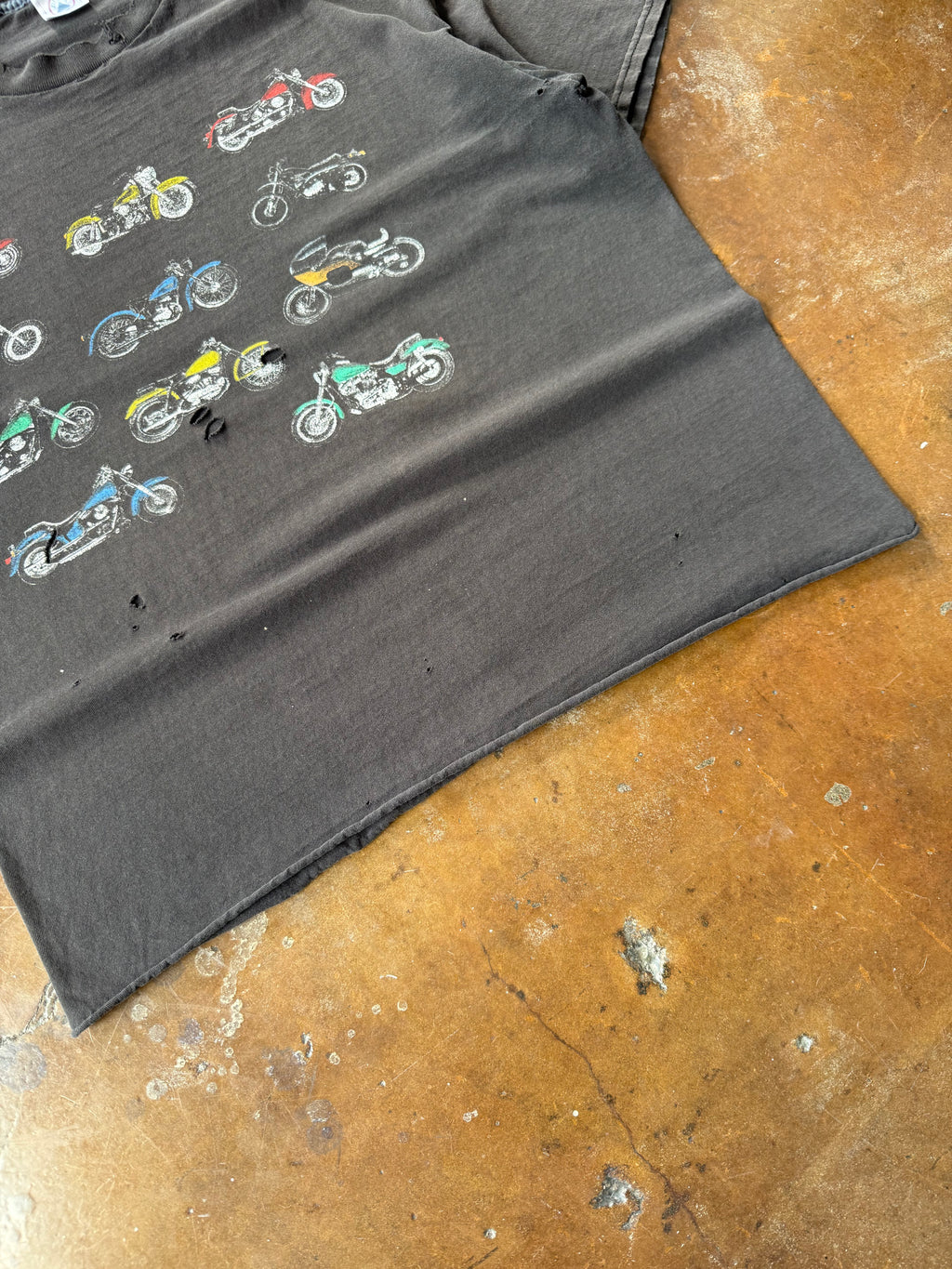 90s lightly distressed Motorcycle collage shirt (XL)