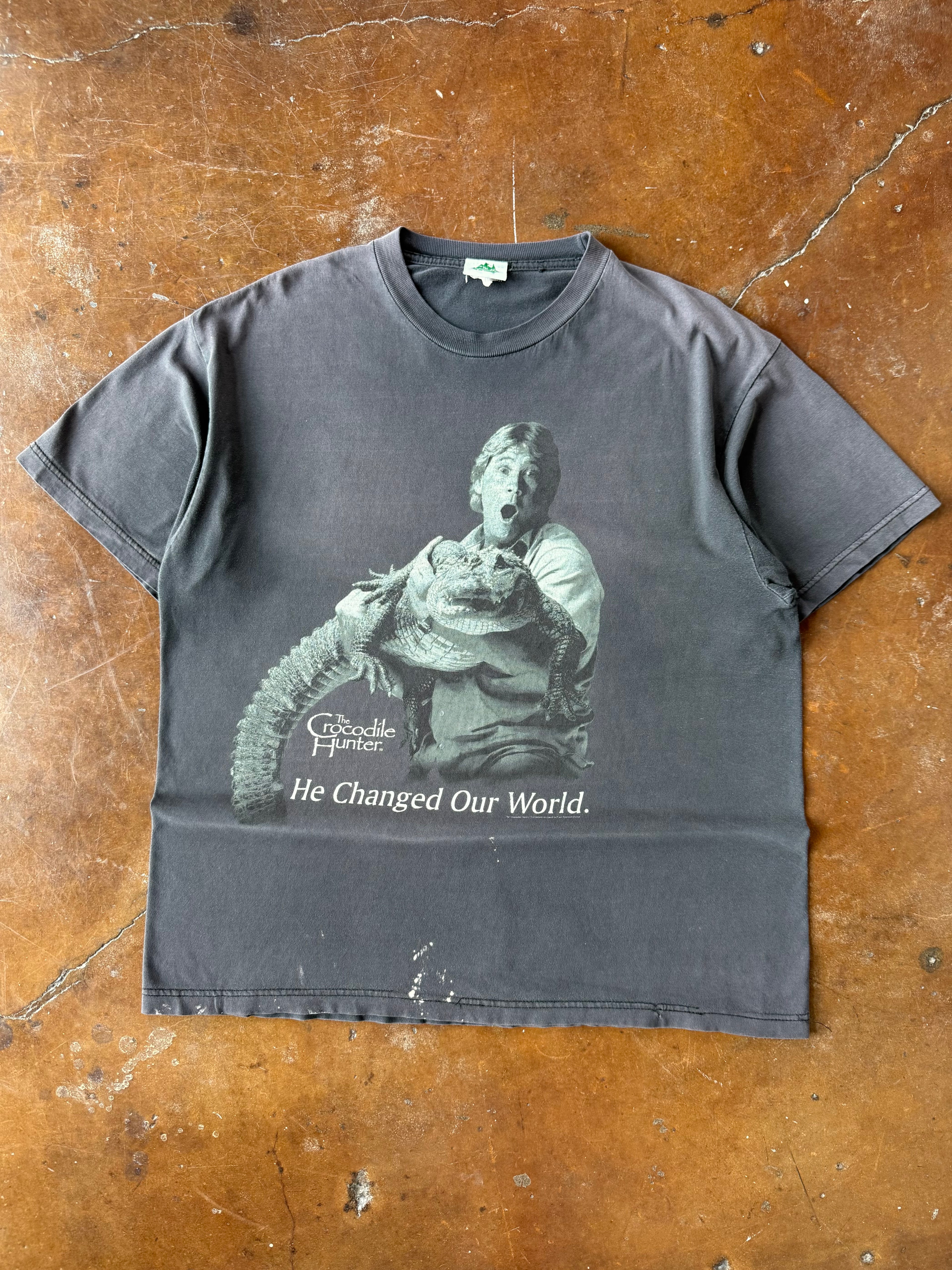 2000s faded Steve Irwin "crocodile hunter" shirt (XL)