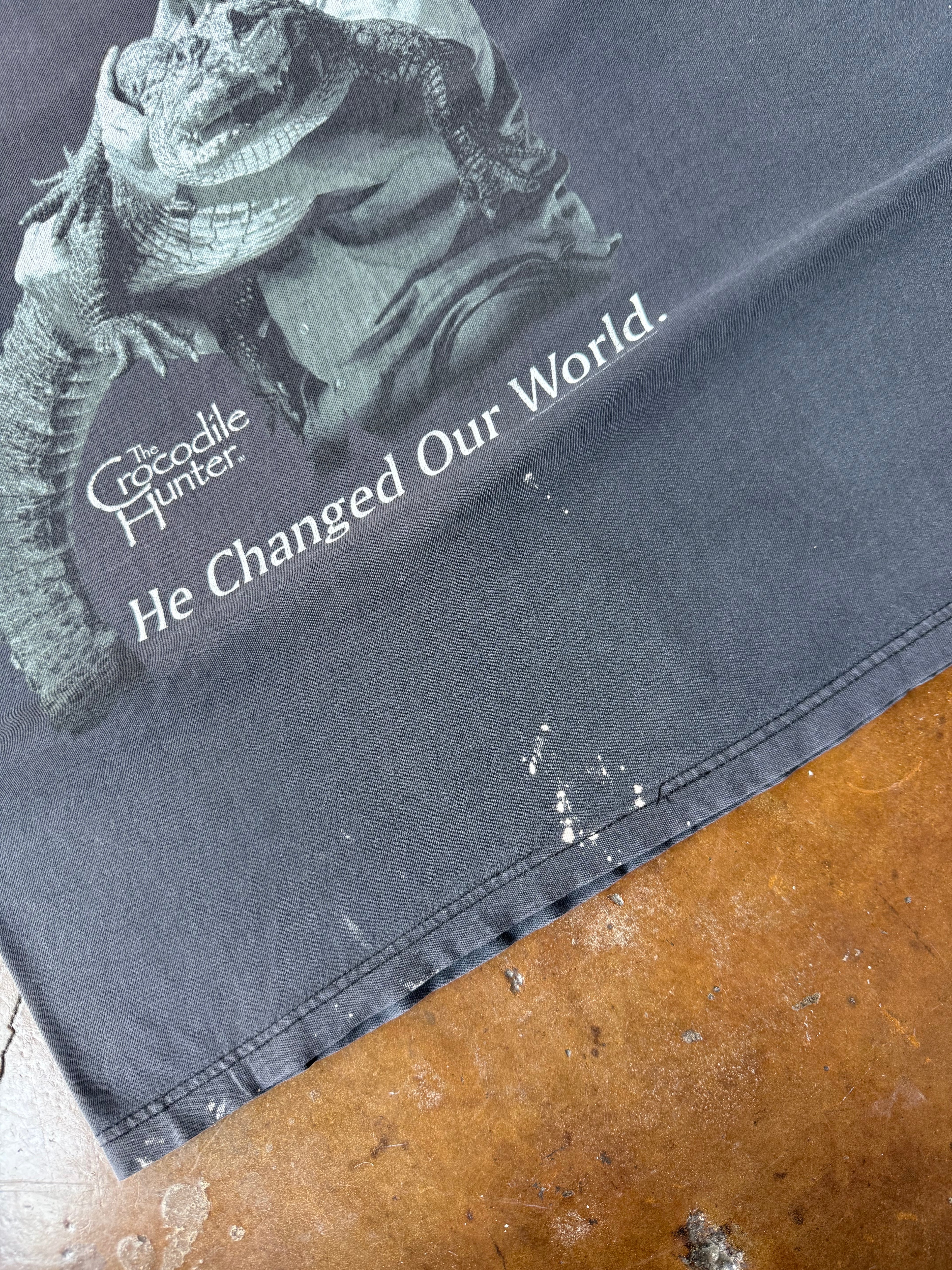 2000s faded Steve Irwin "crocodile hunter" shirt (XL)