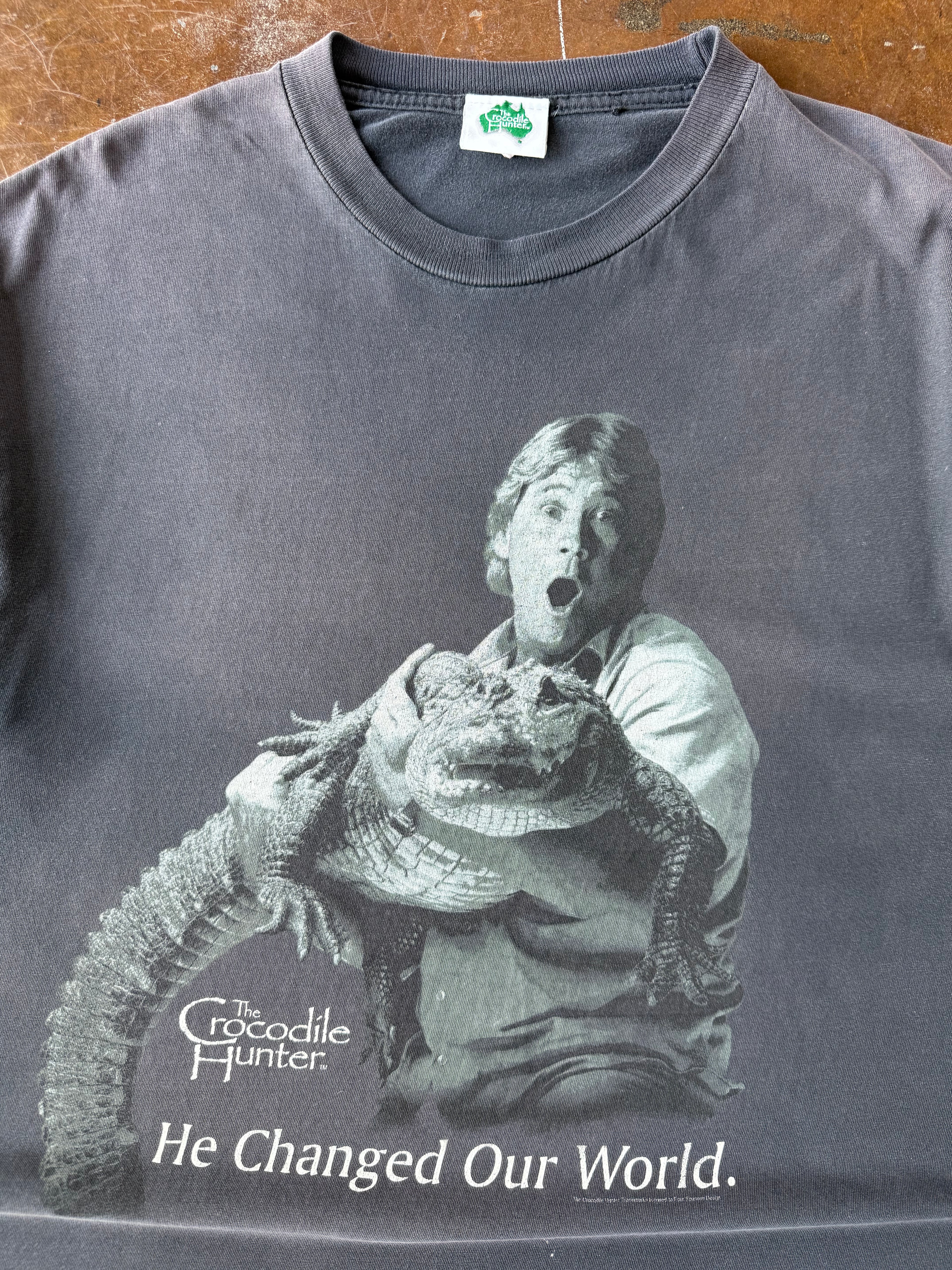 2000s faded Steve Irwin "crocodile hunter" shirt (XL)