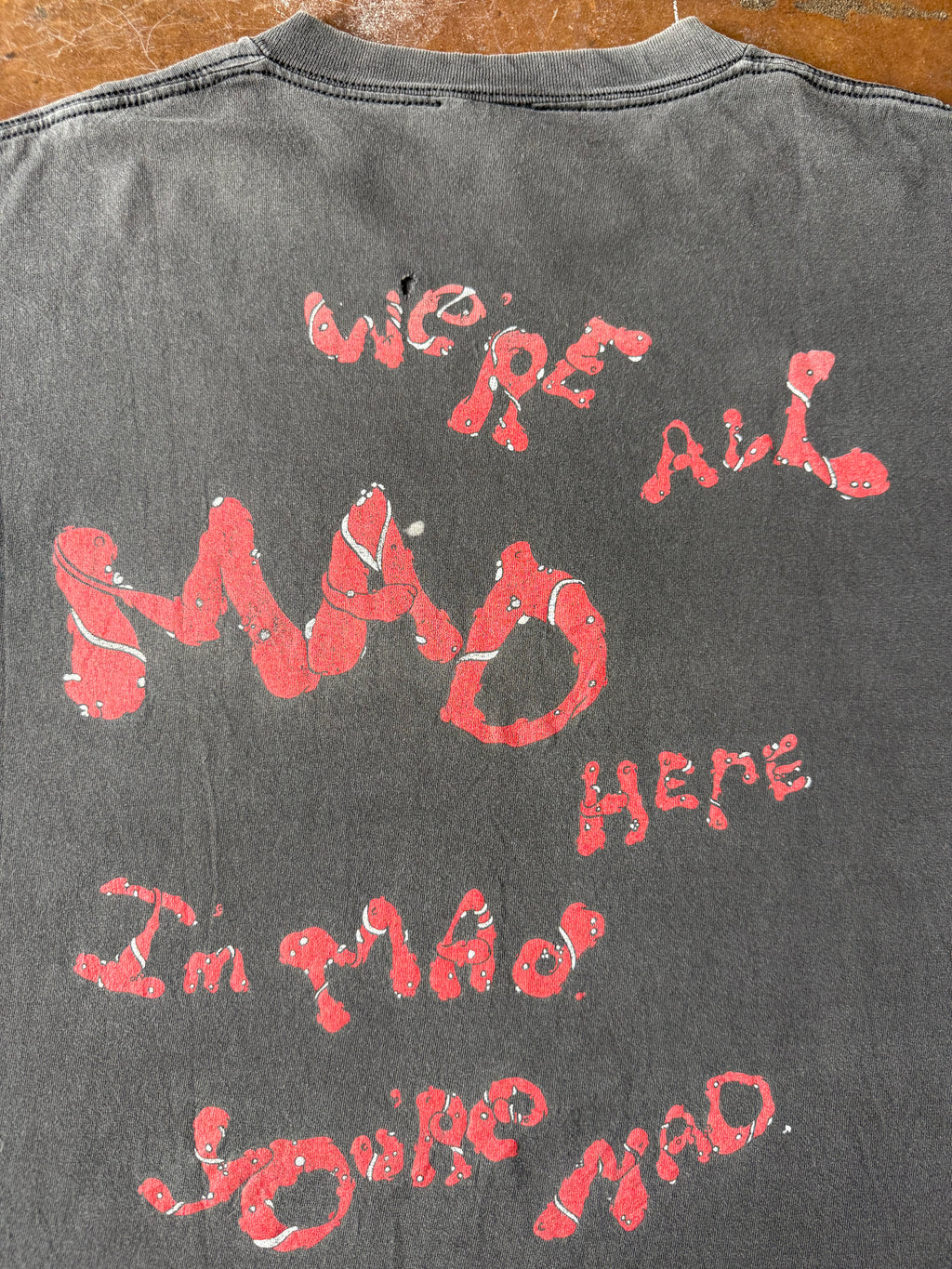 90s lightly faded Alice in Wonderland "cheshire cat" shirt (XL)
