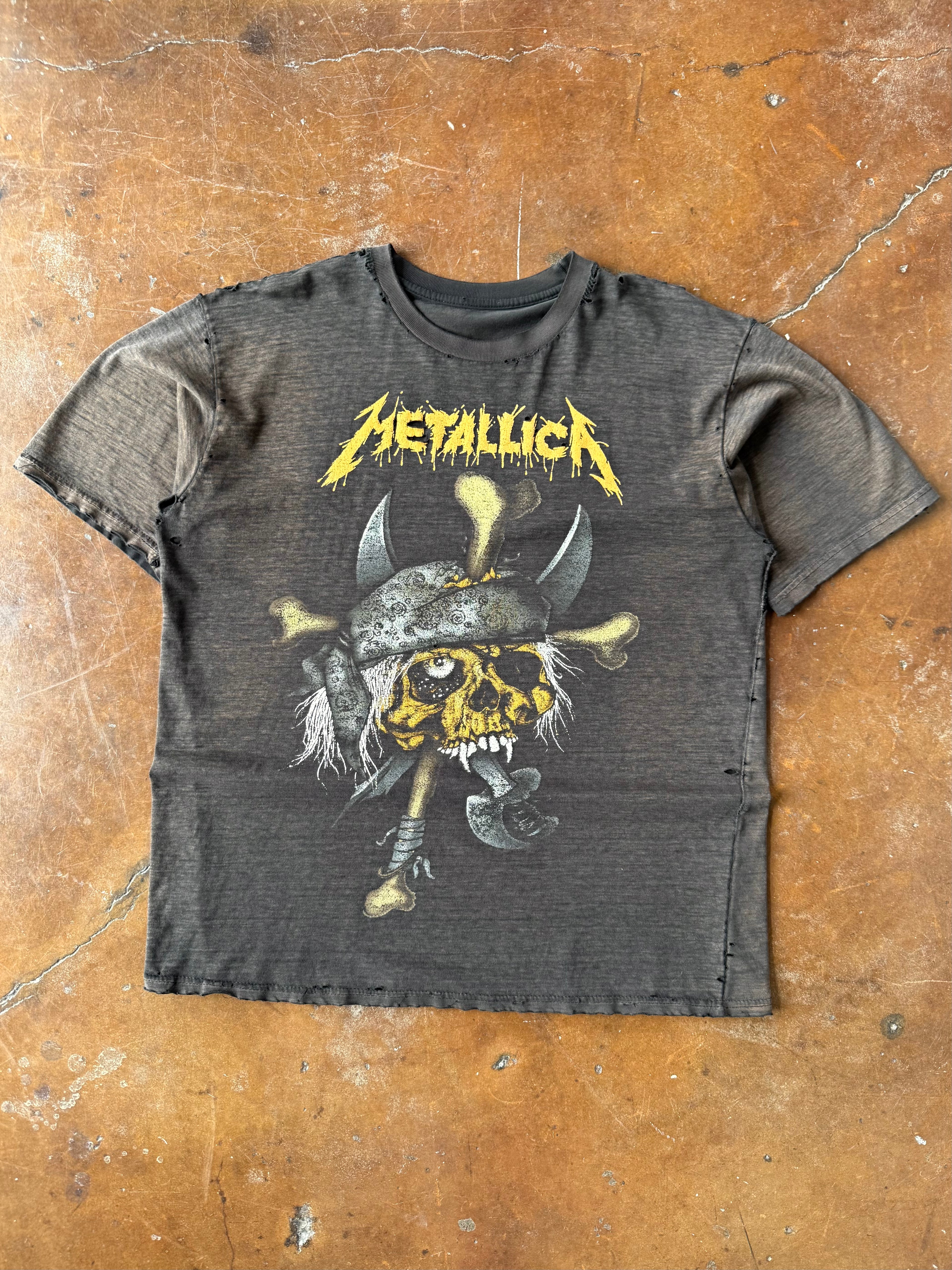90s faded & distressed Metallica euro band shirt (XL)