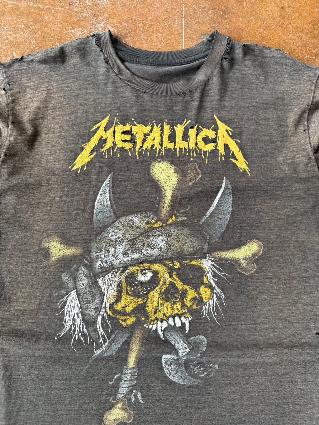 90s faded & distressed Metallica euro band shirt (XL)