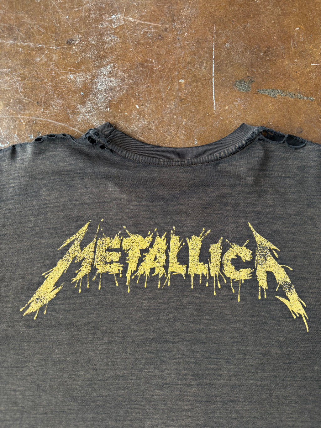 90s faded & distressed Metallica euro band shirt (XL)