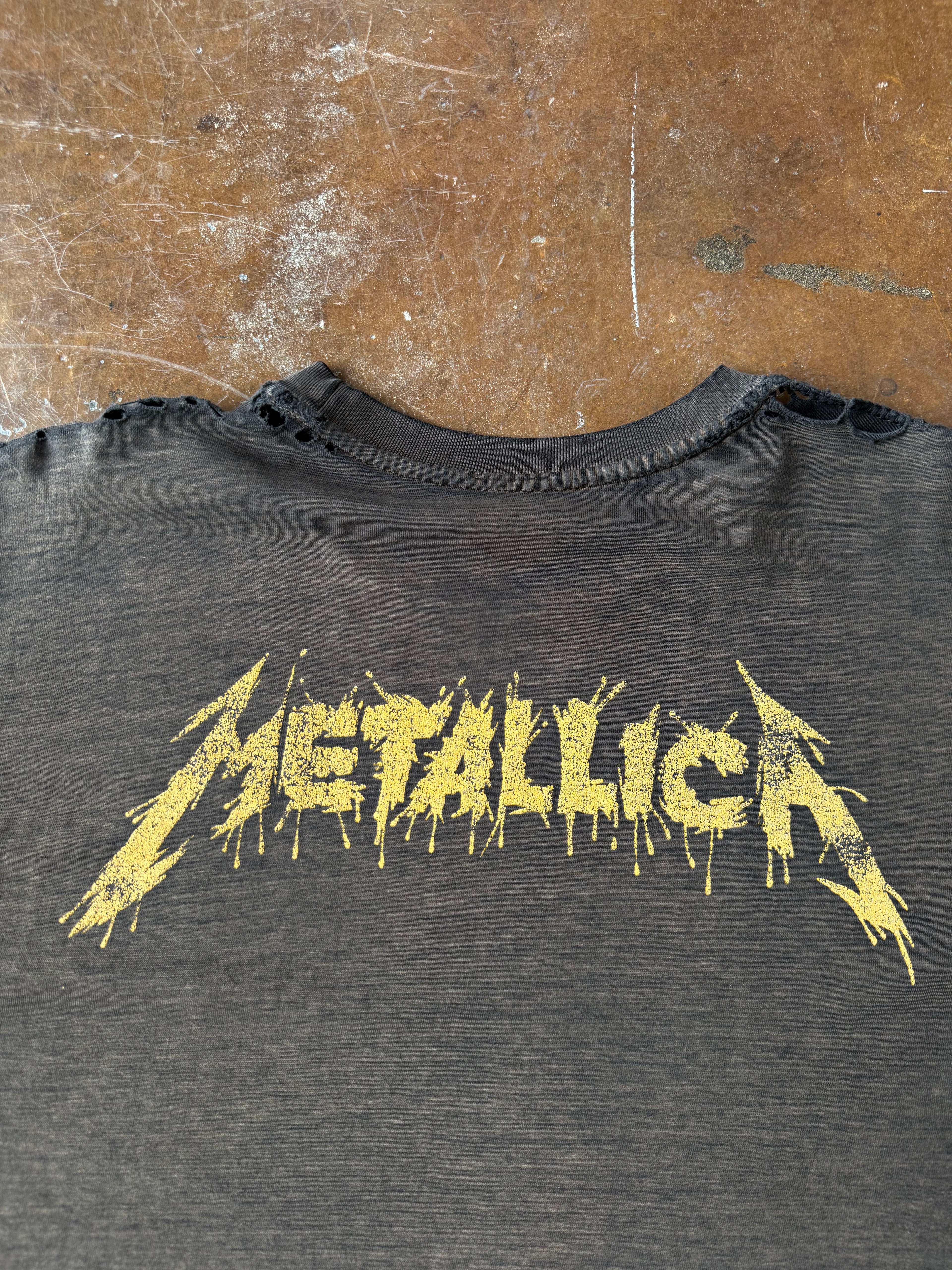 90s faded & distressed Metallica euro band shirt (XL)