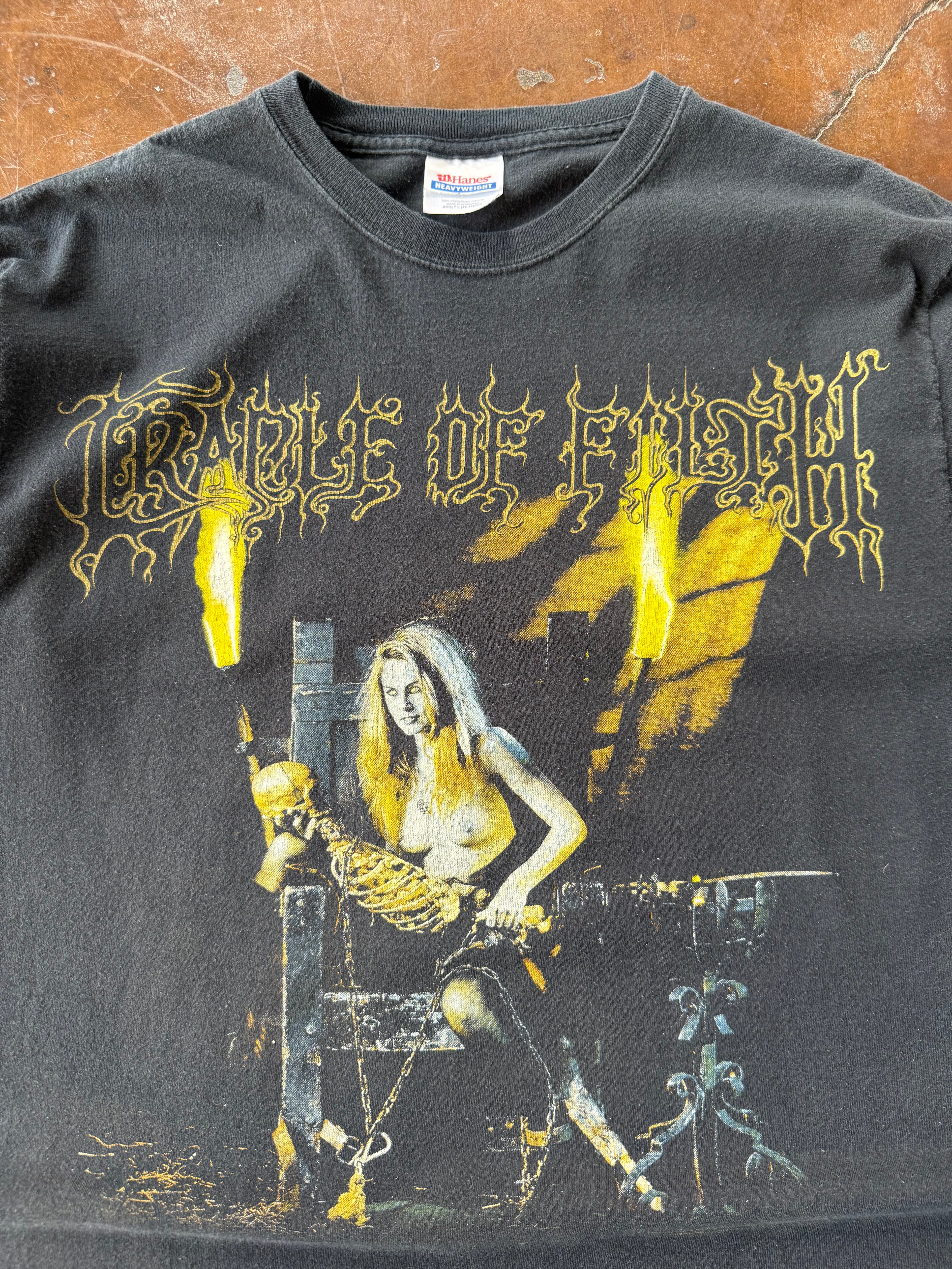 2000s Cradle of Filth "dead girls don't say no" band shirt (LARGE)