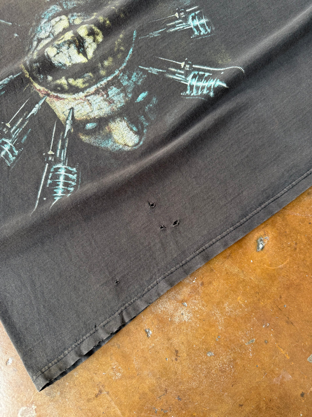 1999 lightly faded Six Feet Under "maximum violence" band shirt (XL)