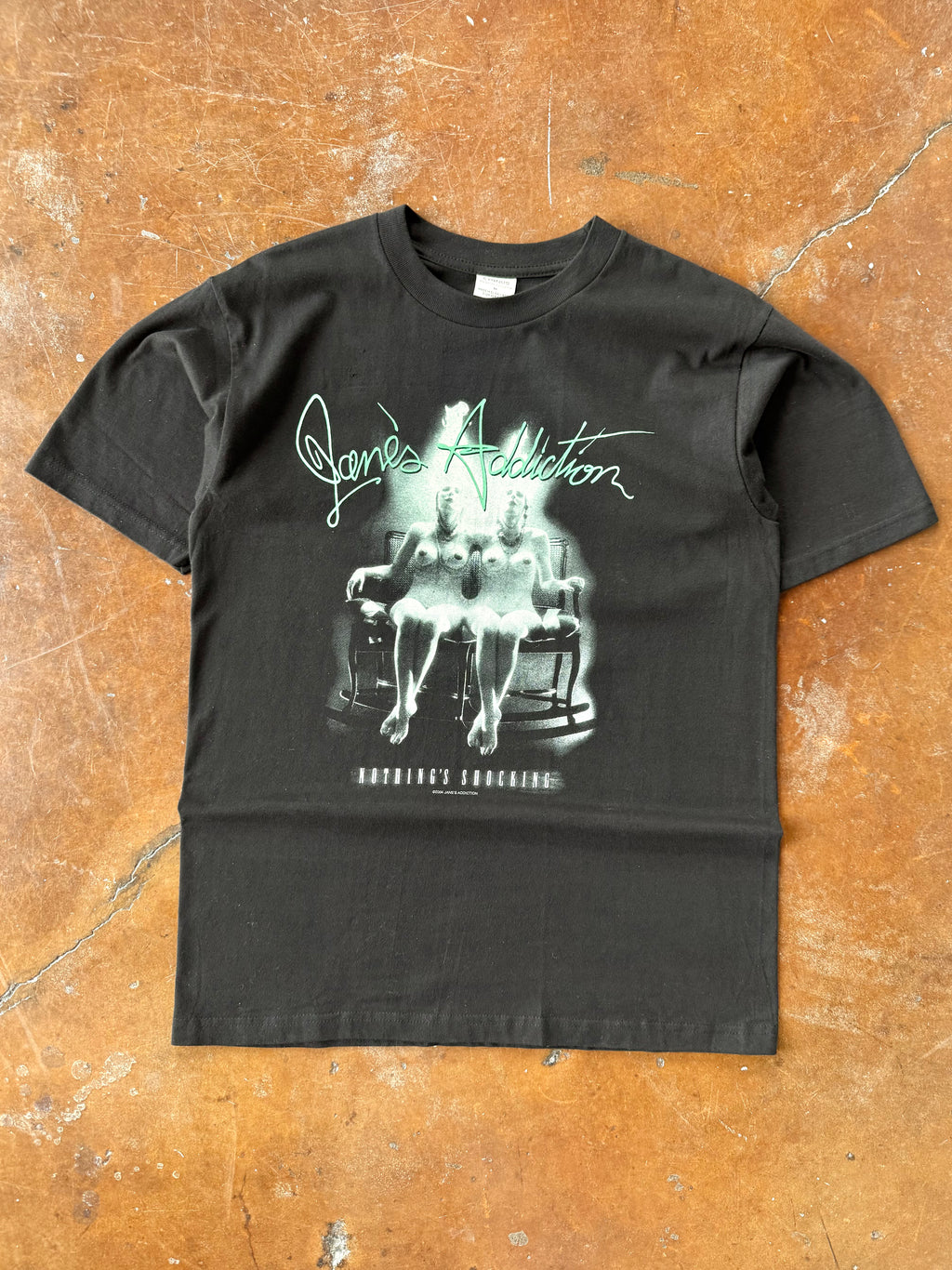 2004 Jane's Addiction "nothing's shocking" band shirt (MEDIUM)