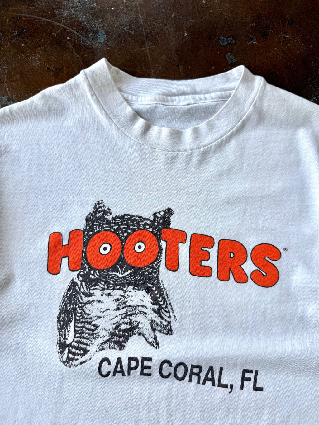 1995 Hooters "owl logo" bar shirt (LARGE)