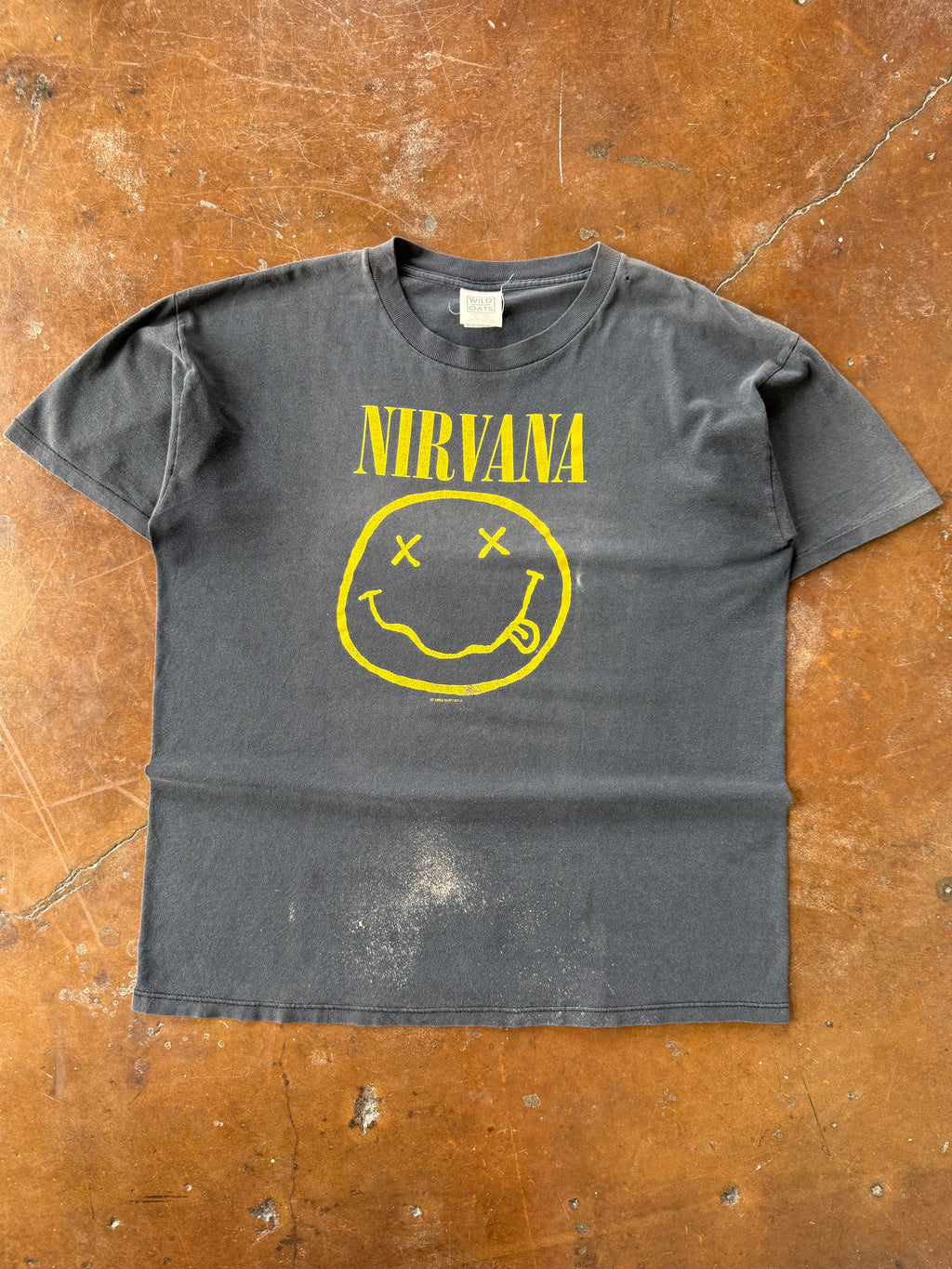 1992 Nirvana "smiley face nevermind" band shirt (XL)