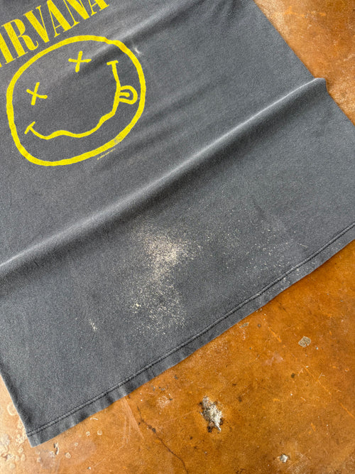 1992 Nirvana "smiley face nevermind" band shirt (XL)