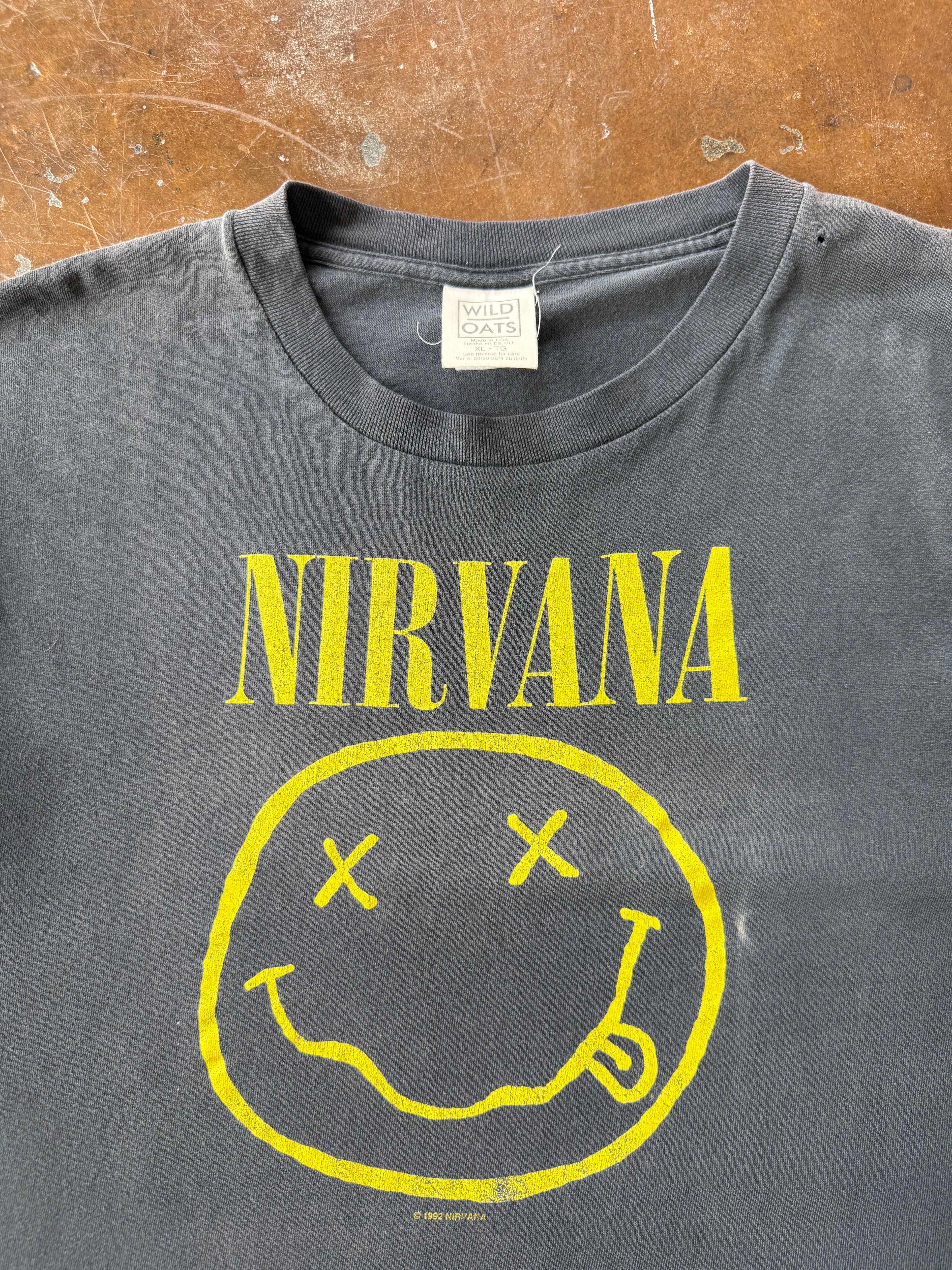 1992 Nirvana "smiley face nevermind" band shirt (XL)