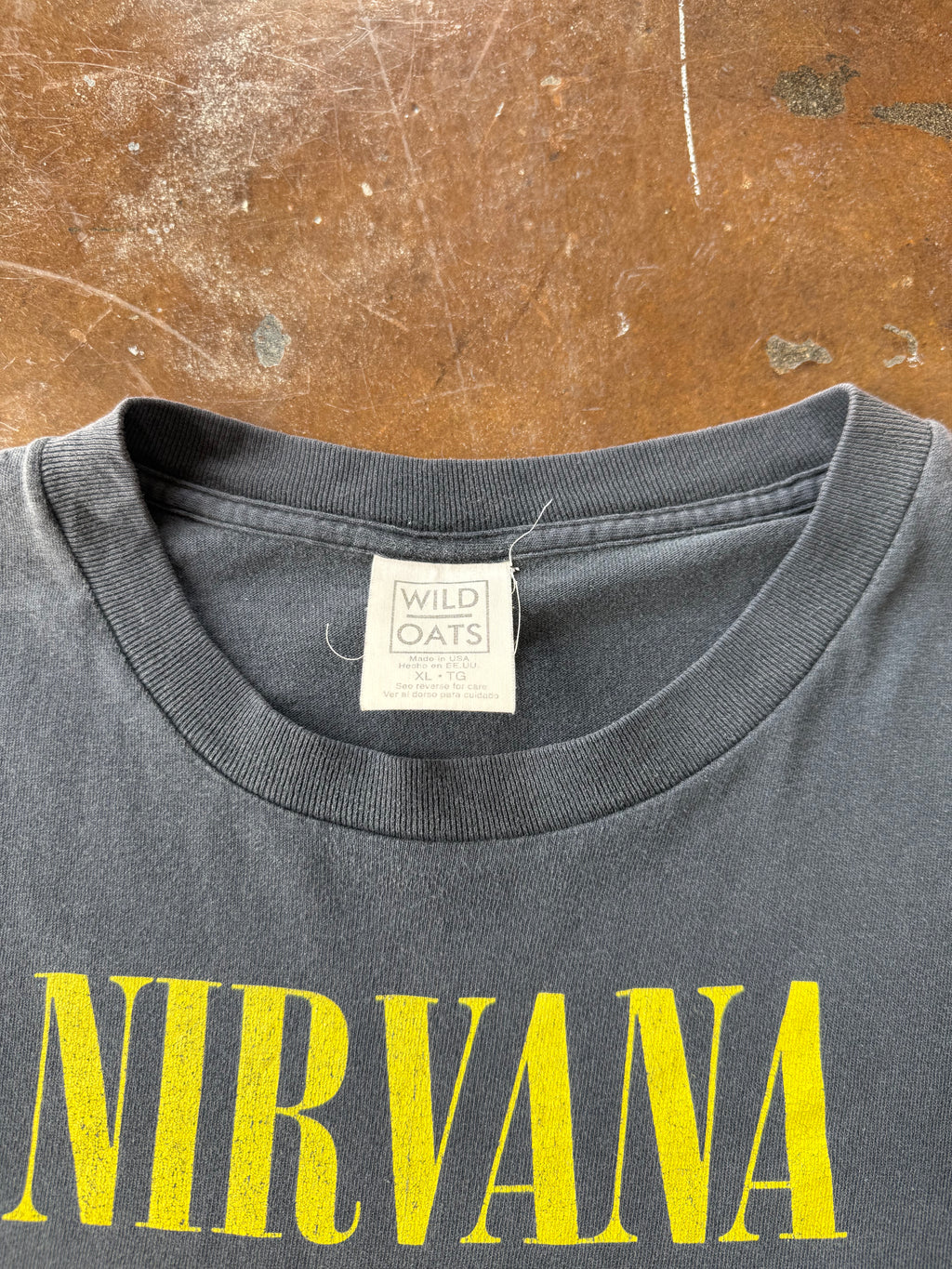 1992 Nirvana "smiley face nevermind" band shirt (XL)