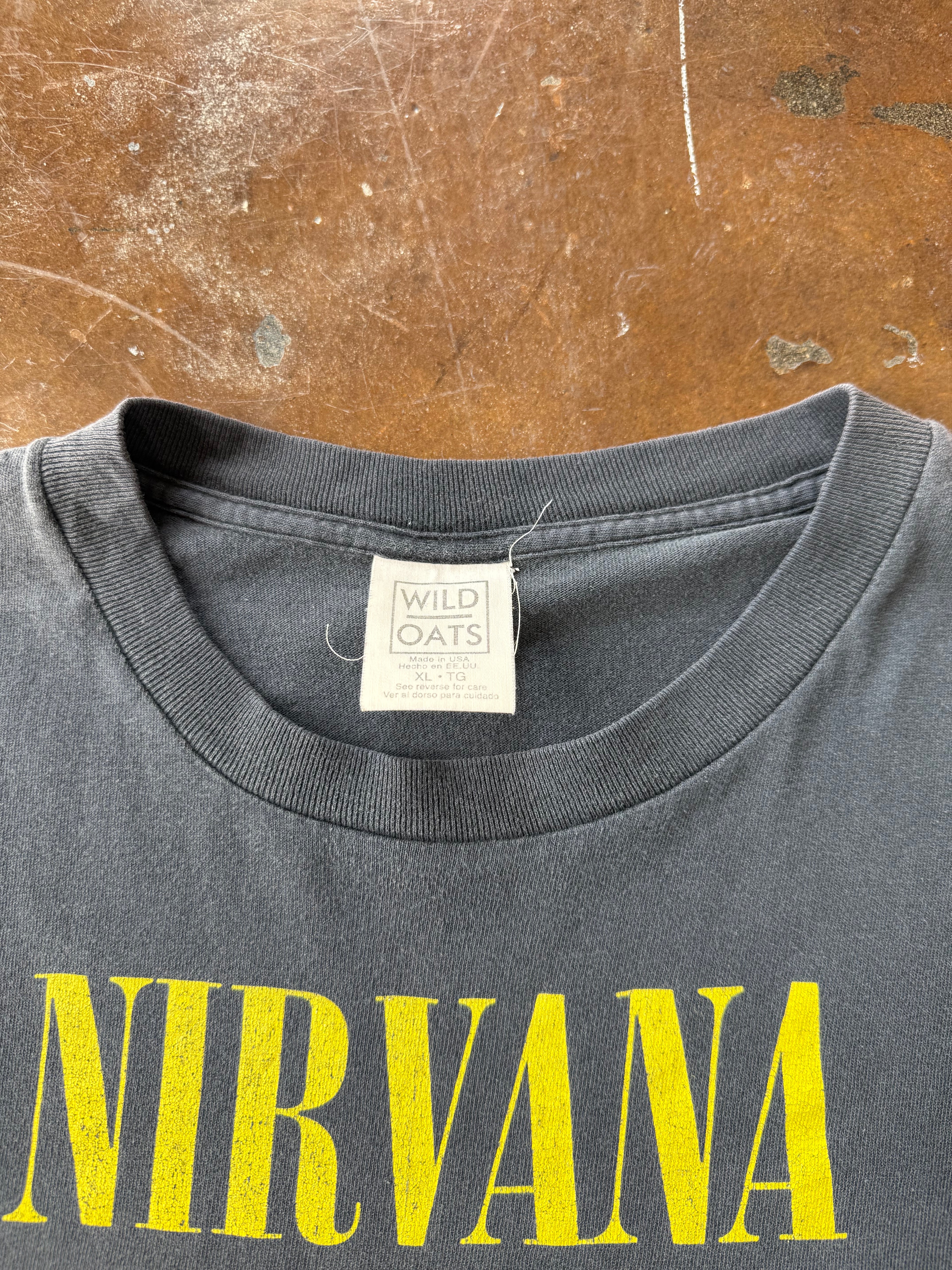 1992 Nirvana "smiley face nevermind" band shirt (XL)