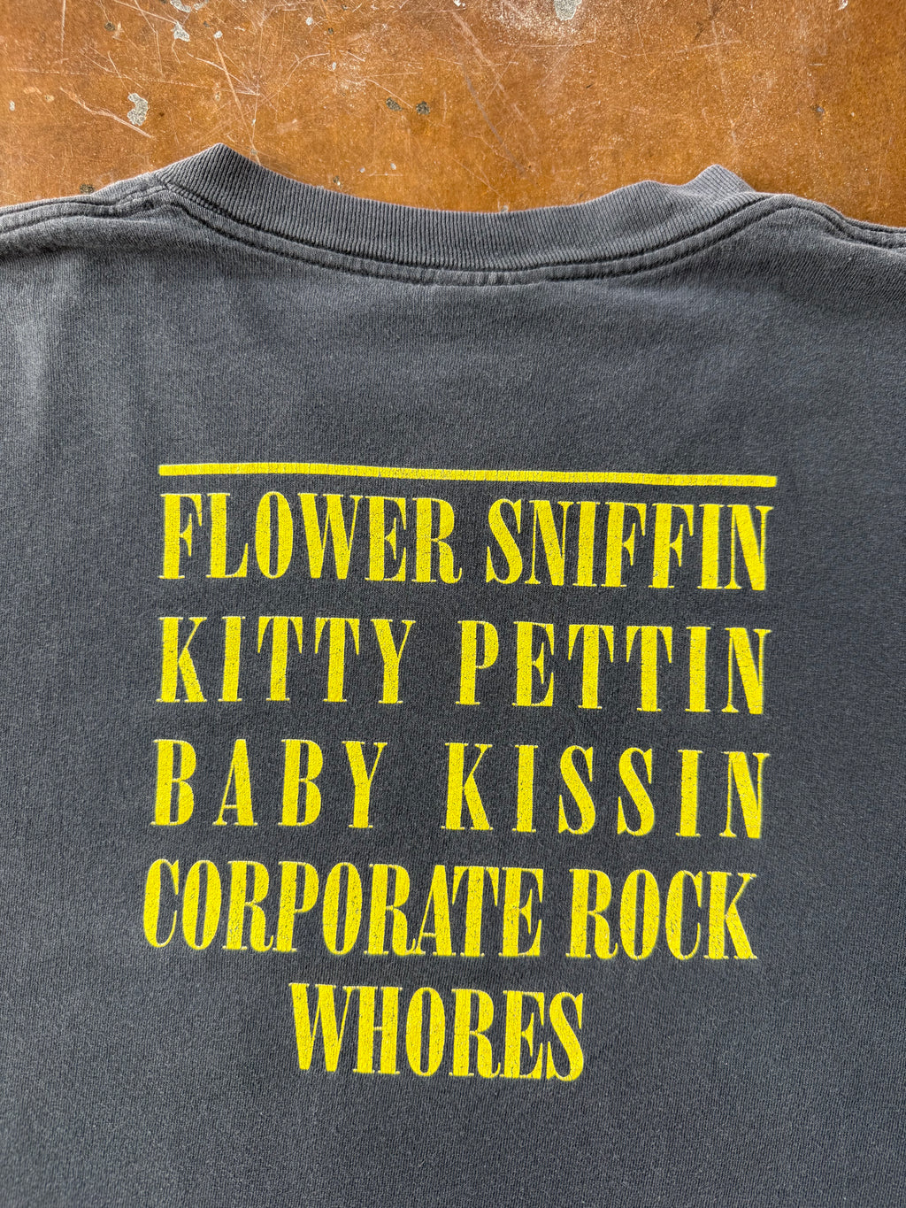 1992 Nirvana "smiley face nevermind" band shirt (XL)