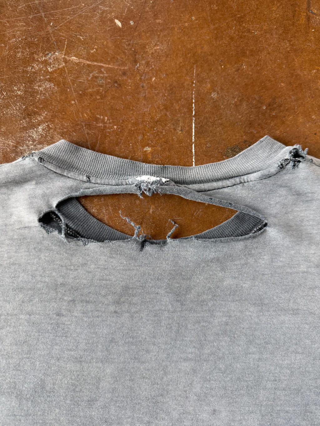 90s faded & distressed KMOD rock n' roll radio station shirt (XL)