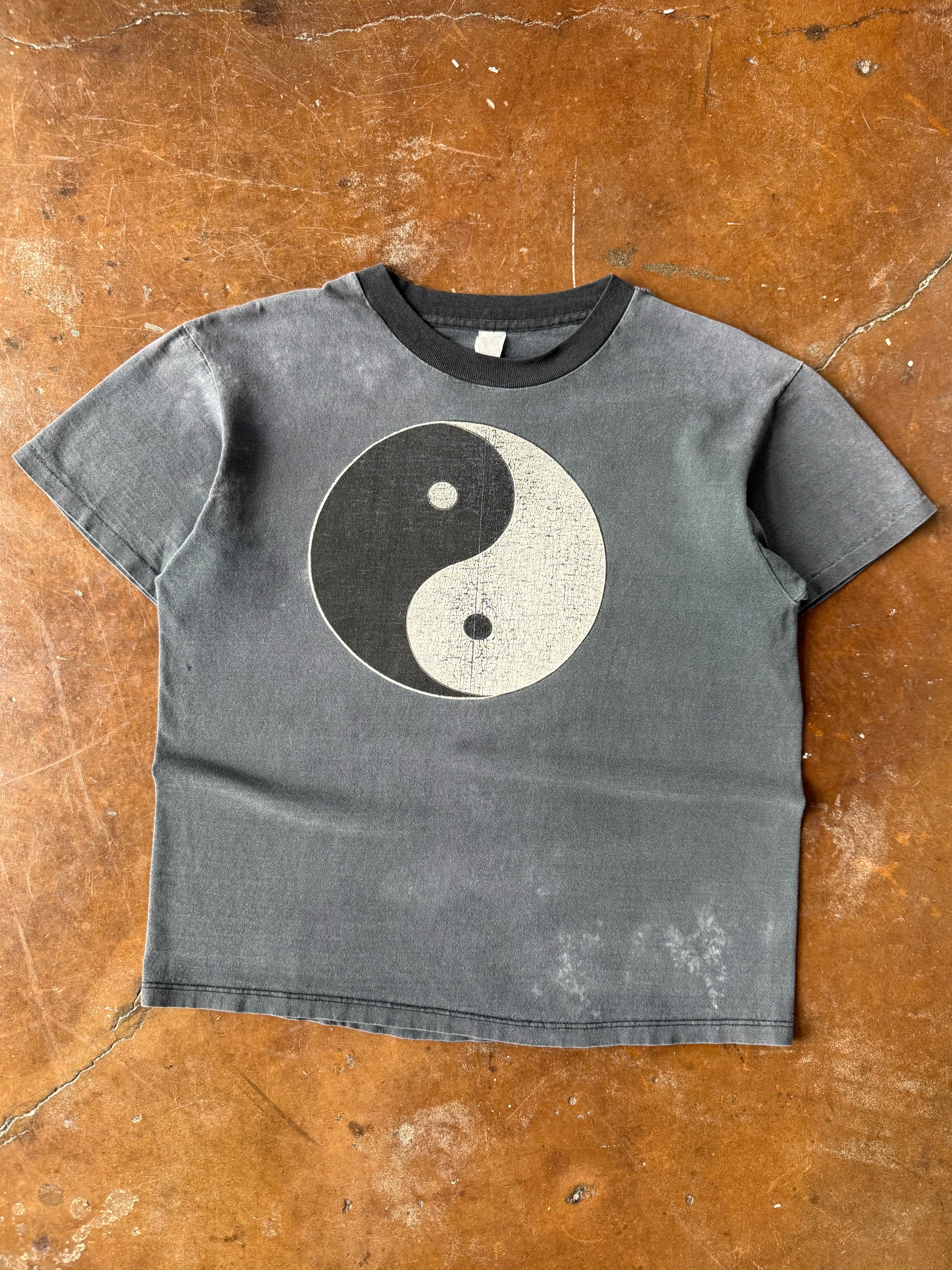 90s faded Yin Yang shirt (MEDIUM)