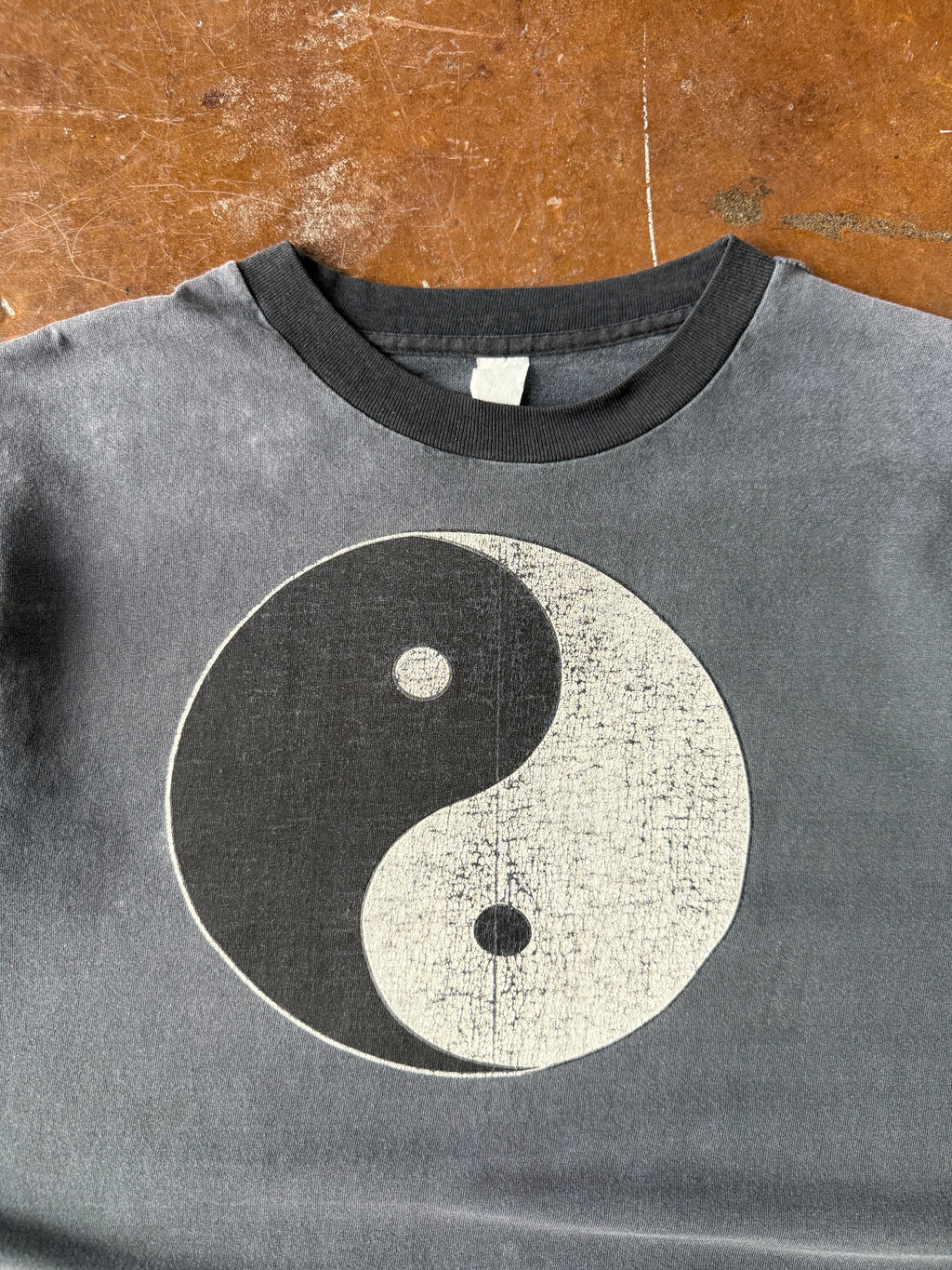 90s faded Yin Yang shirt (MEDIUM)