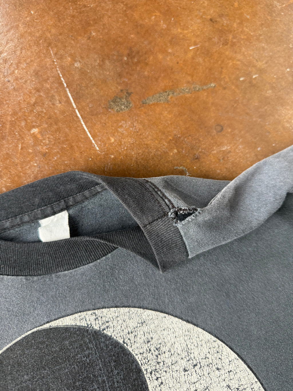 90s faded Yin Yang shirt (MEDIUM)