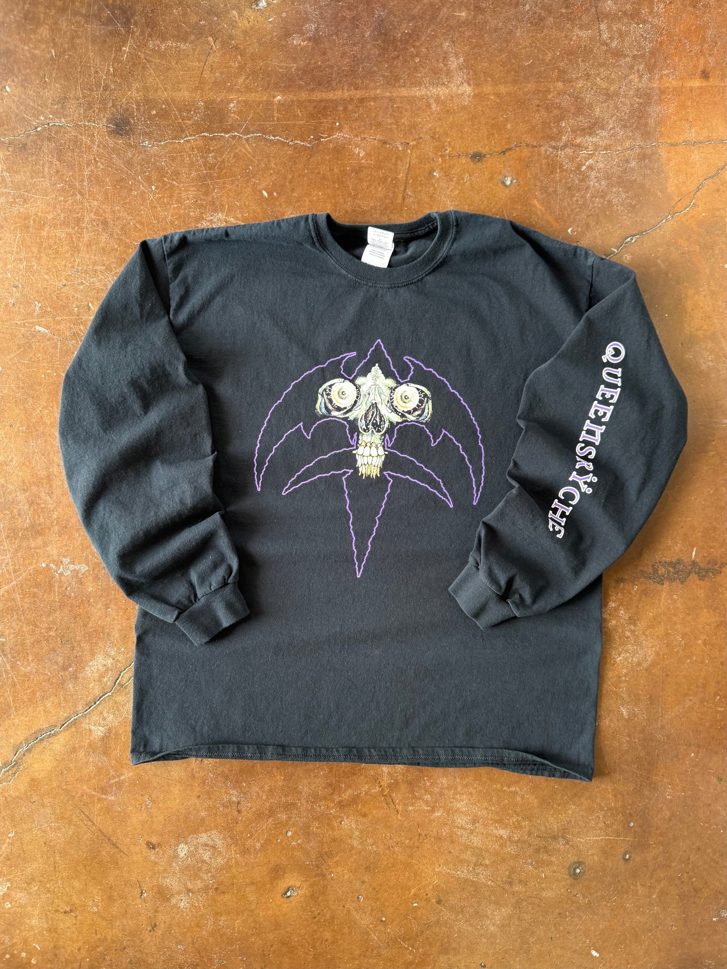 2000s Queensryche longsleeve band shirt (XL)