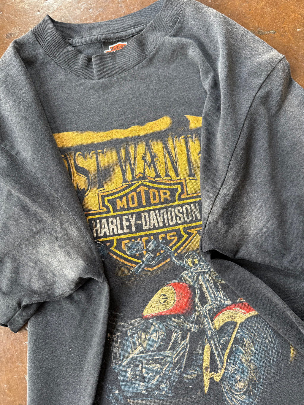 1992 Harley Davidson "most wanted" biker shirt (LARGE)