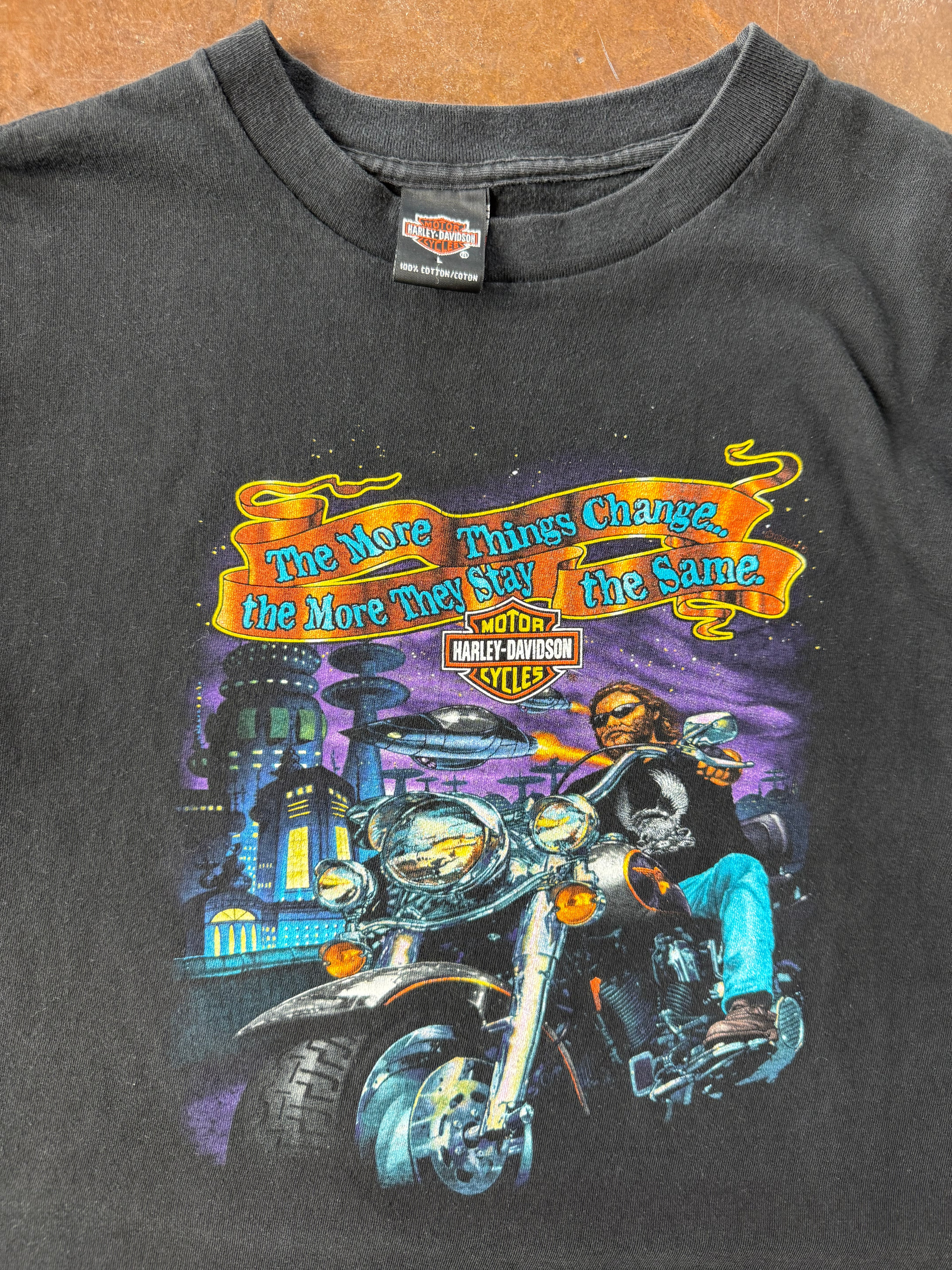 1998 Harley Davidson "alien biker" shirt (LARGE)