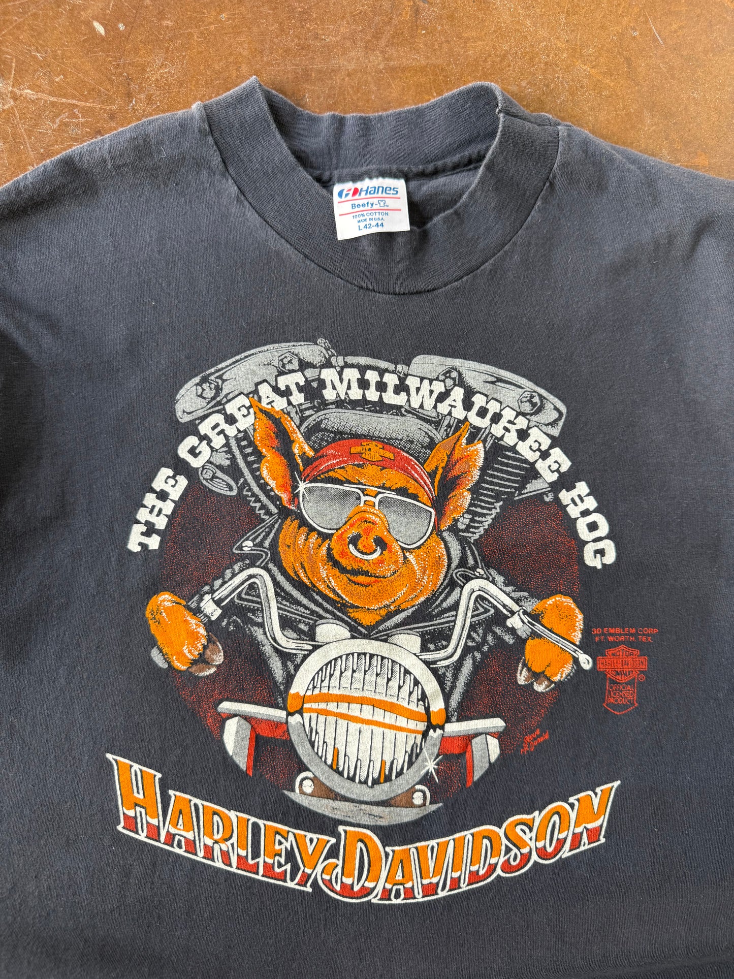 80s Harley Davidson "the great milwaukee hog" 3D emblem shirt (LARGE)