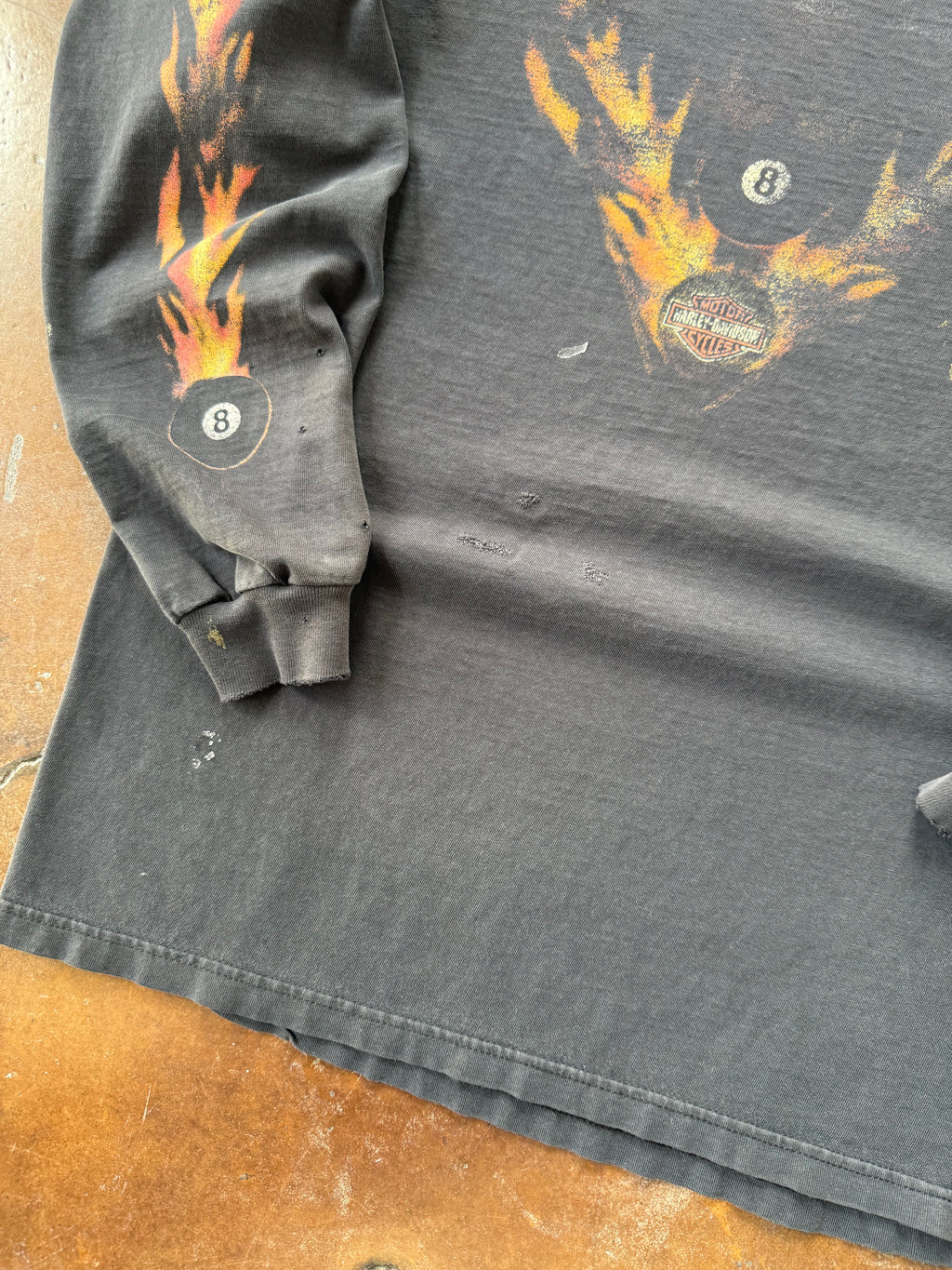 2000s faded Harley Davidson "flame 8-ball" longsleeve shirt (LARGE)