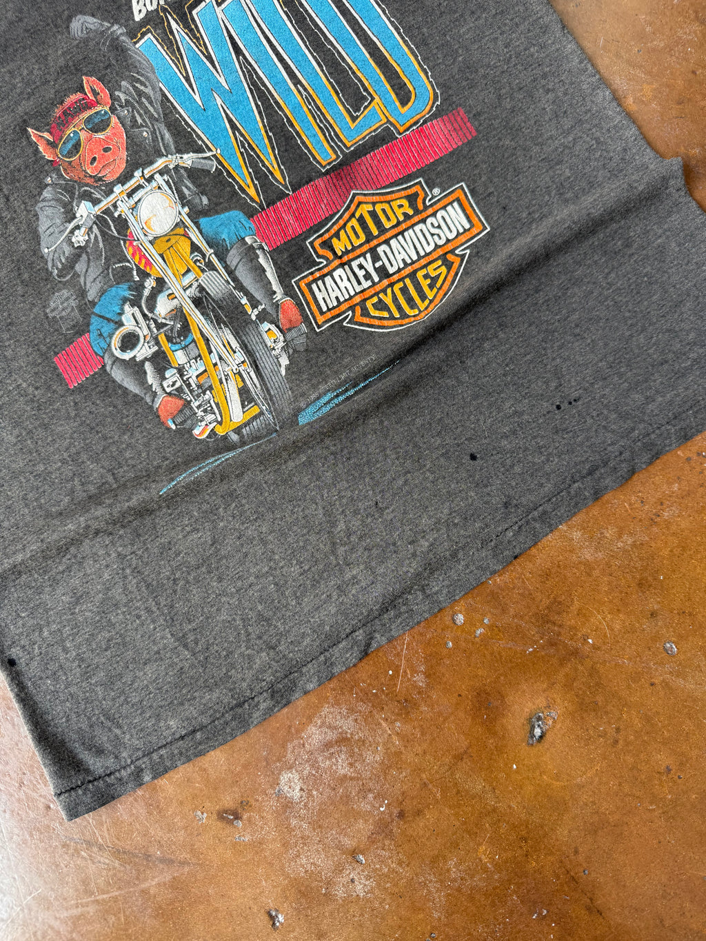 1988 Harley Davidson "born to be wild hog" biker shirt (LARGE)