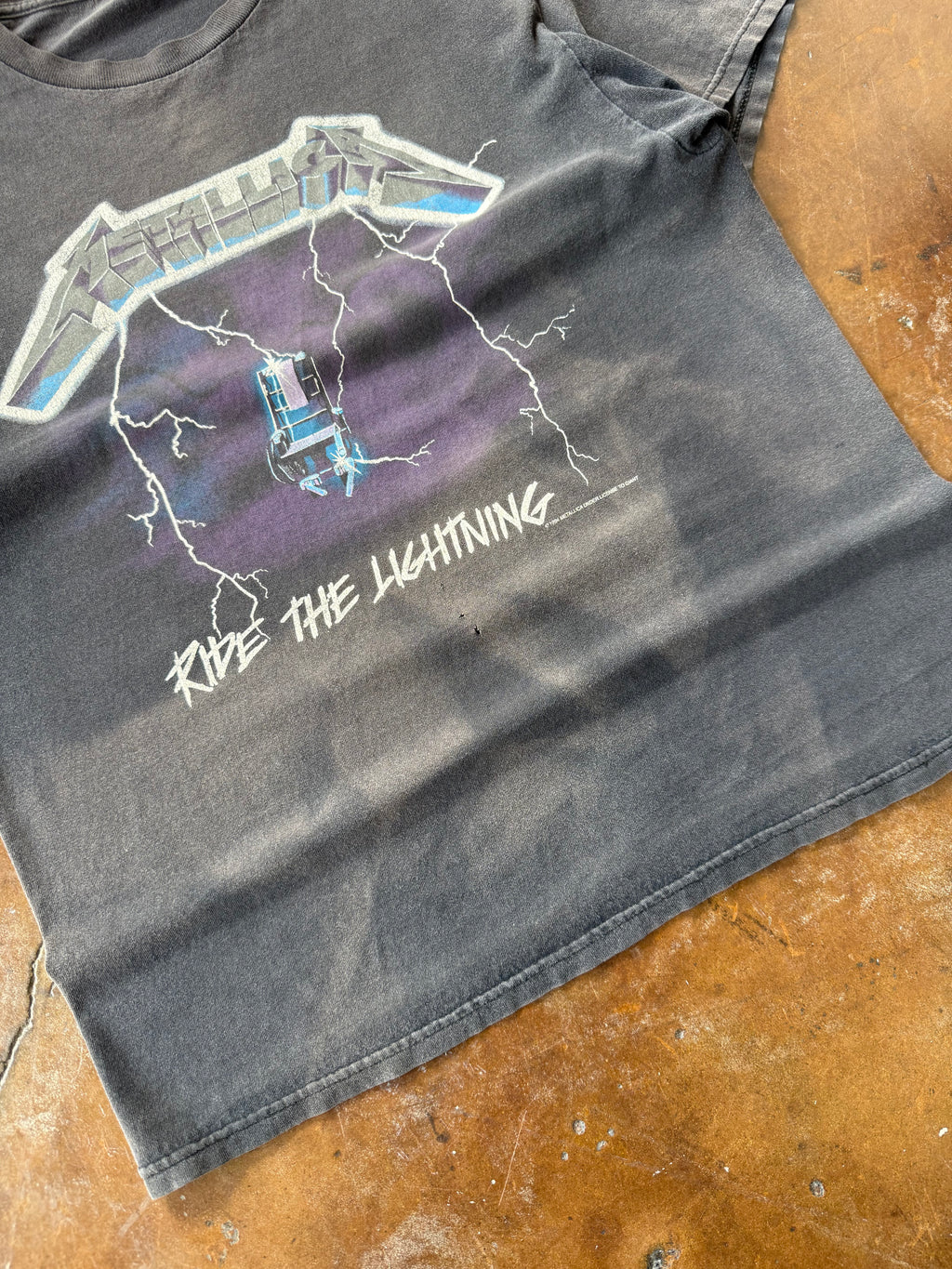 90s faded Metallica "ride the lightning" band shirt (LARGE)