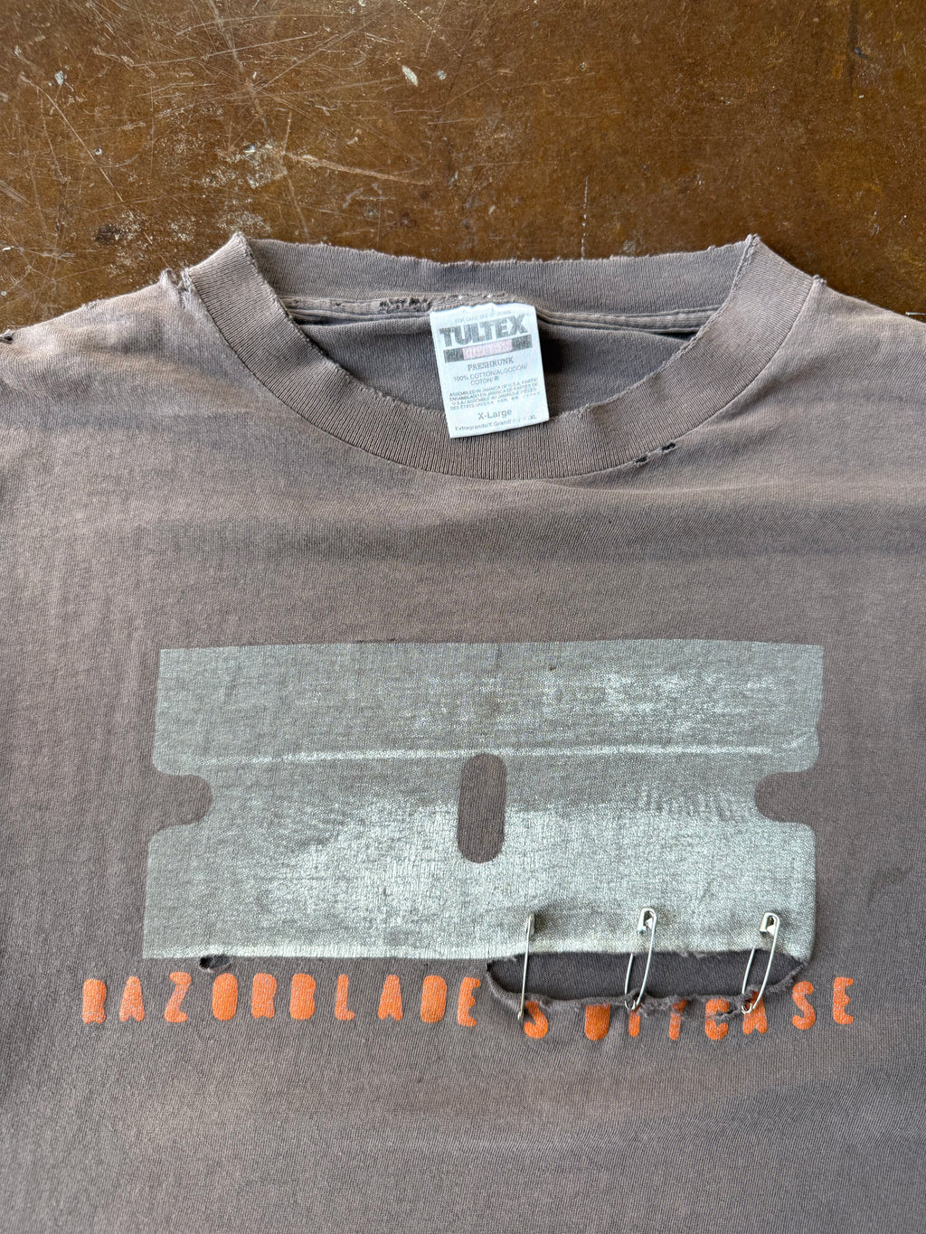 1996 distressed Bush "razorblade suitcase" band shirt (XL)