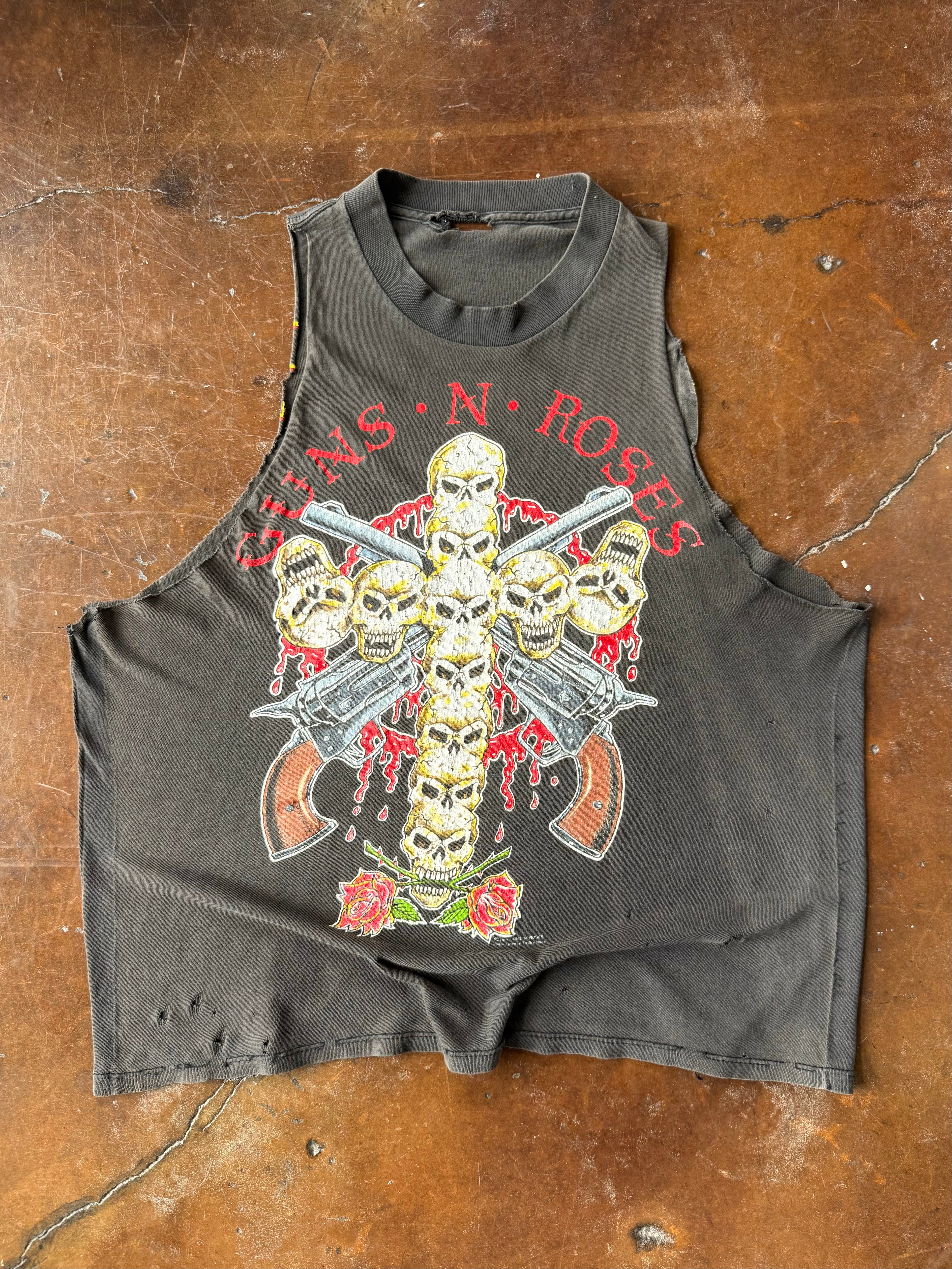 1991 Guns n' Roses "use your illusion" chopped band shirt (XL)