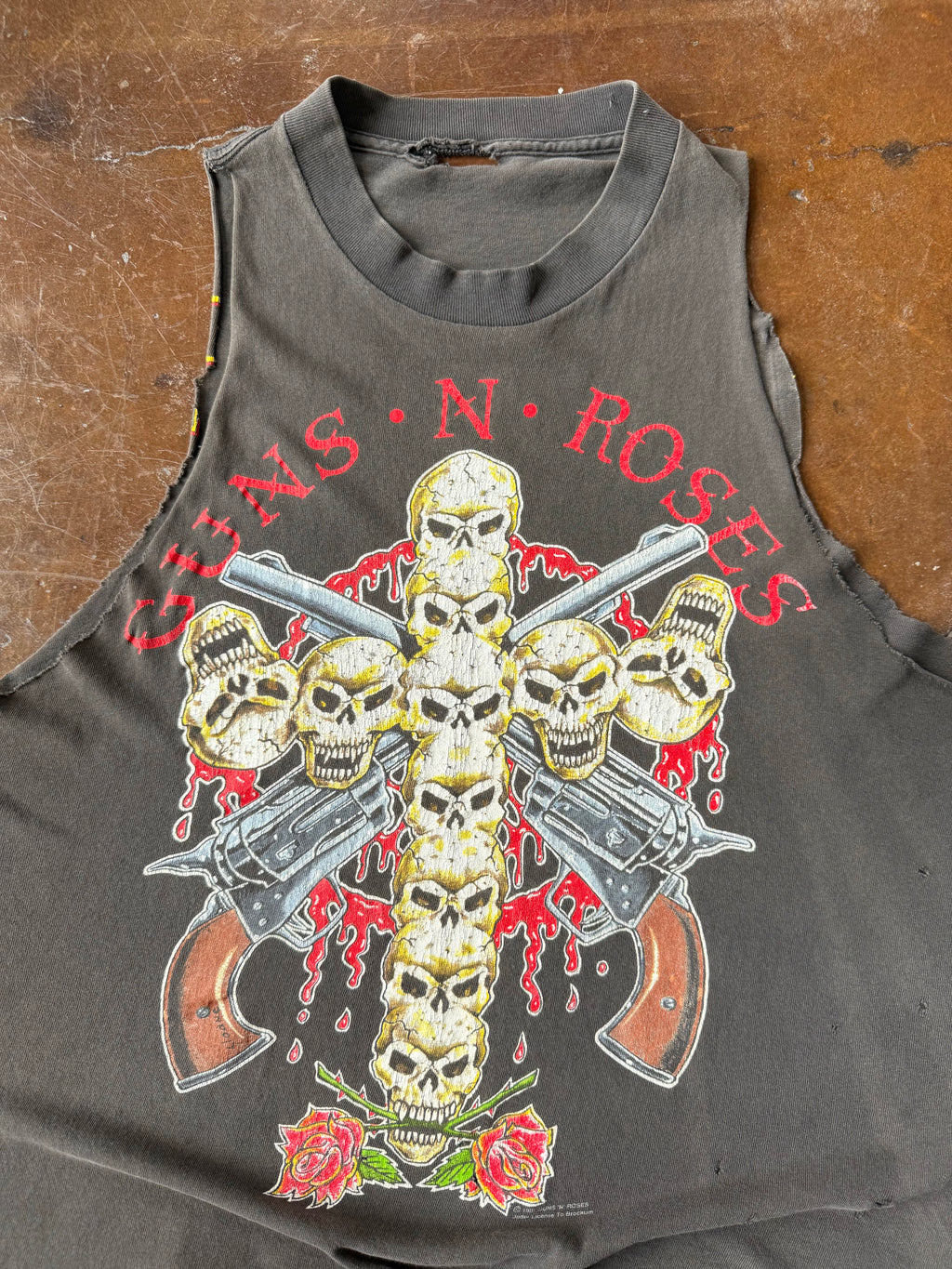 1991 Guns n' Roses "use your illusion" chopped band shirt (XL)
