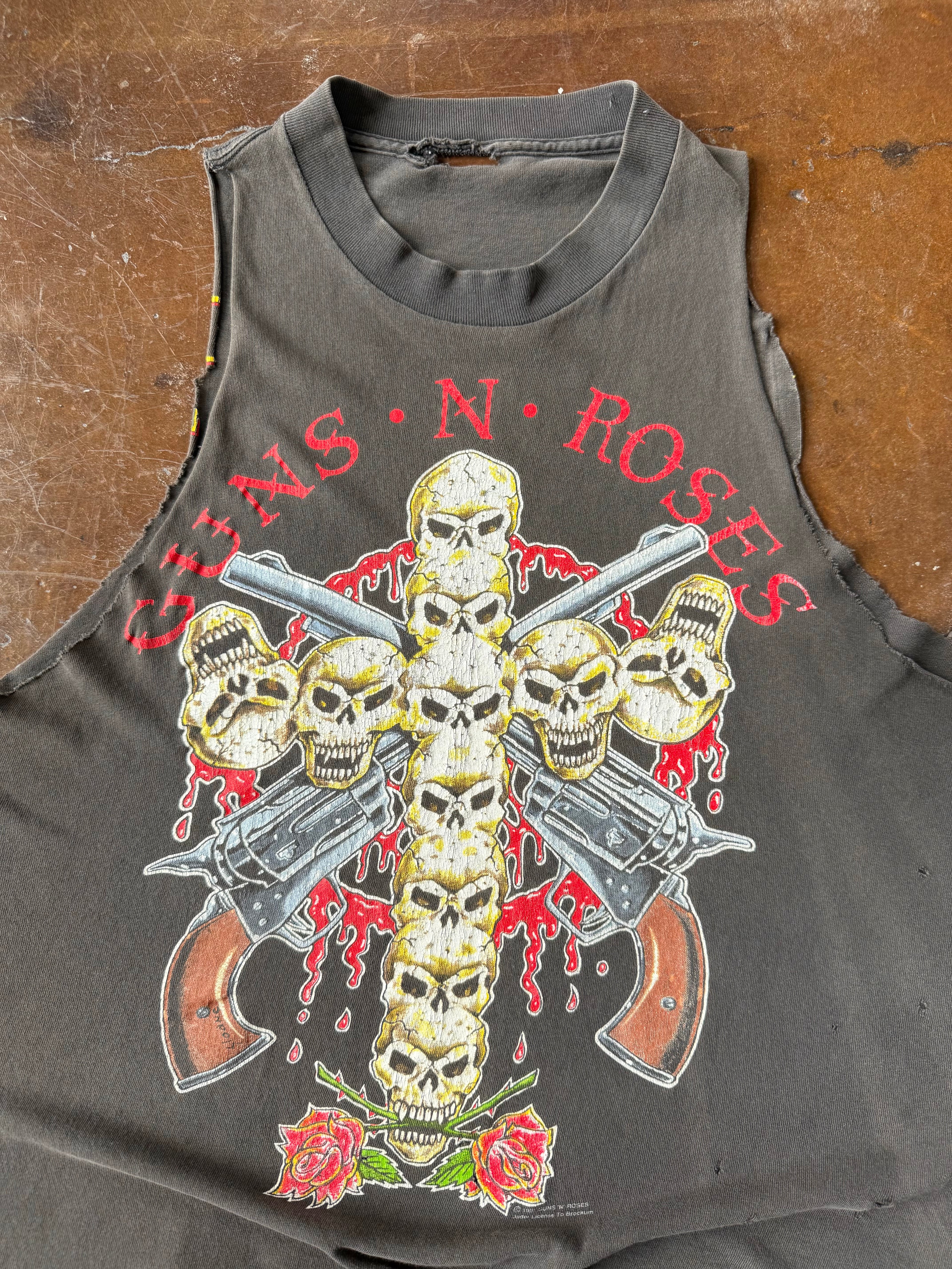 1991 Guns n' Roses "use your illusion" chopped band shirt (XL)
