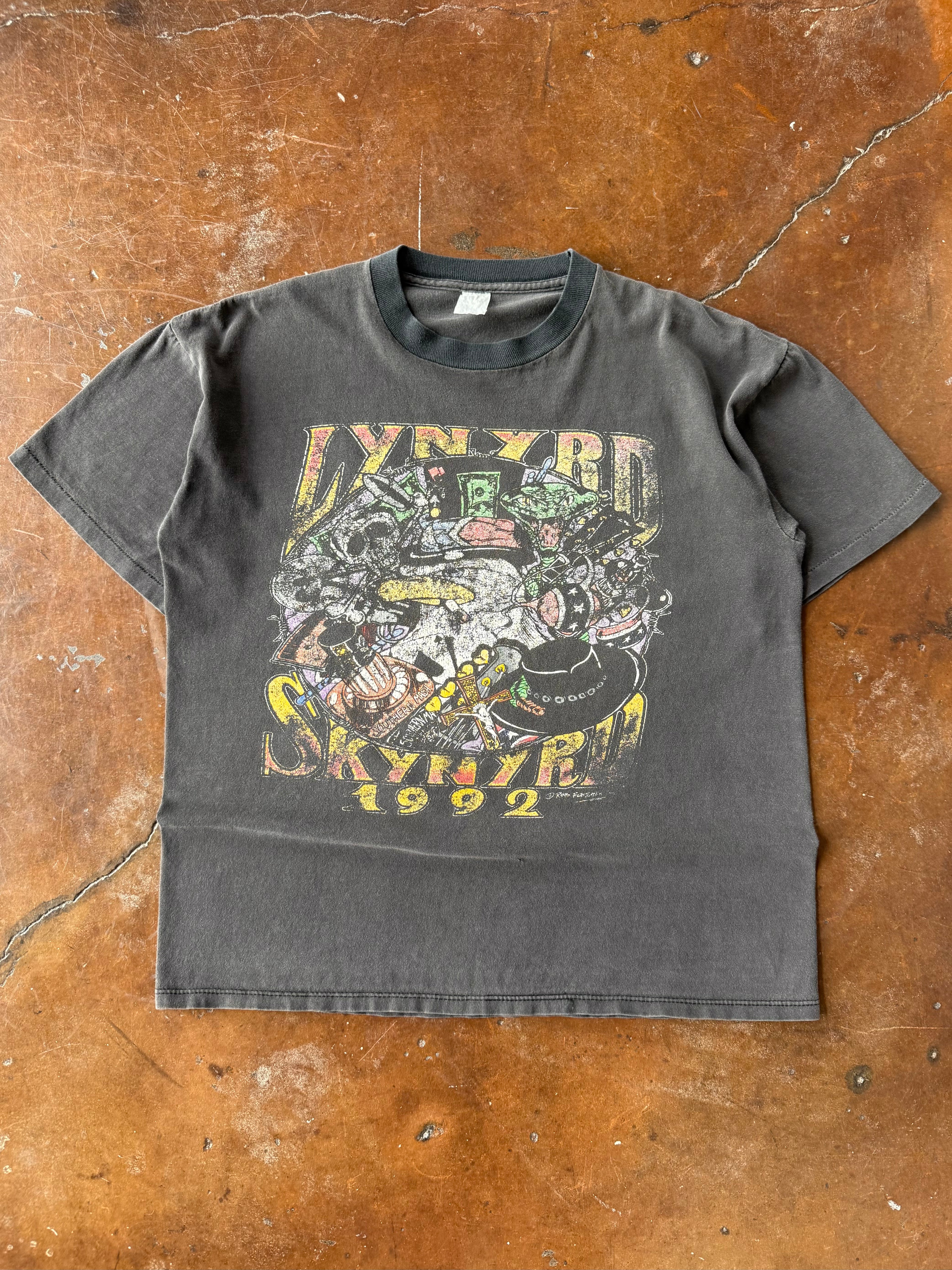1992 faded Lynard Skynyrd band shirt (LARGE)